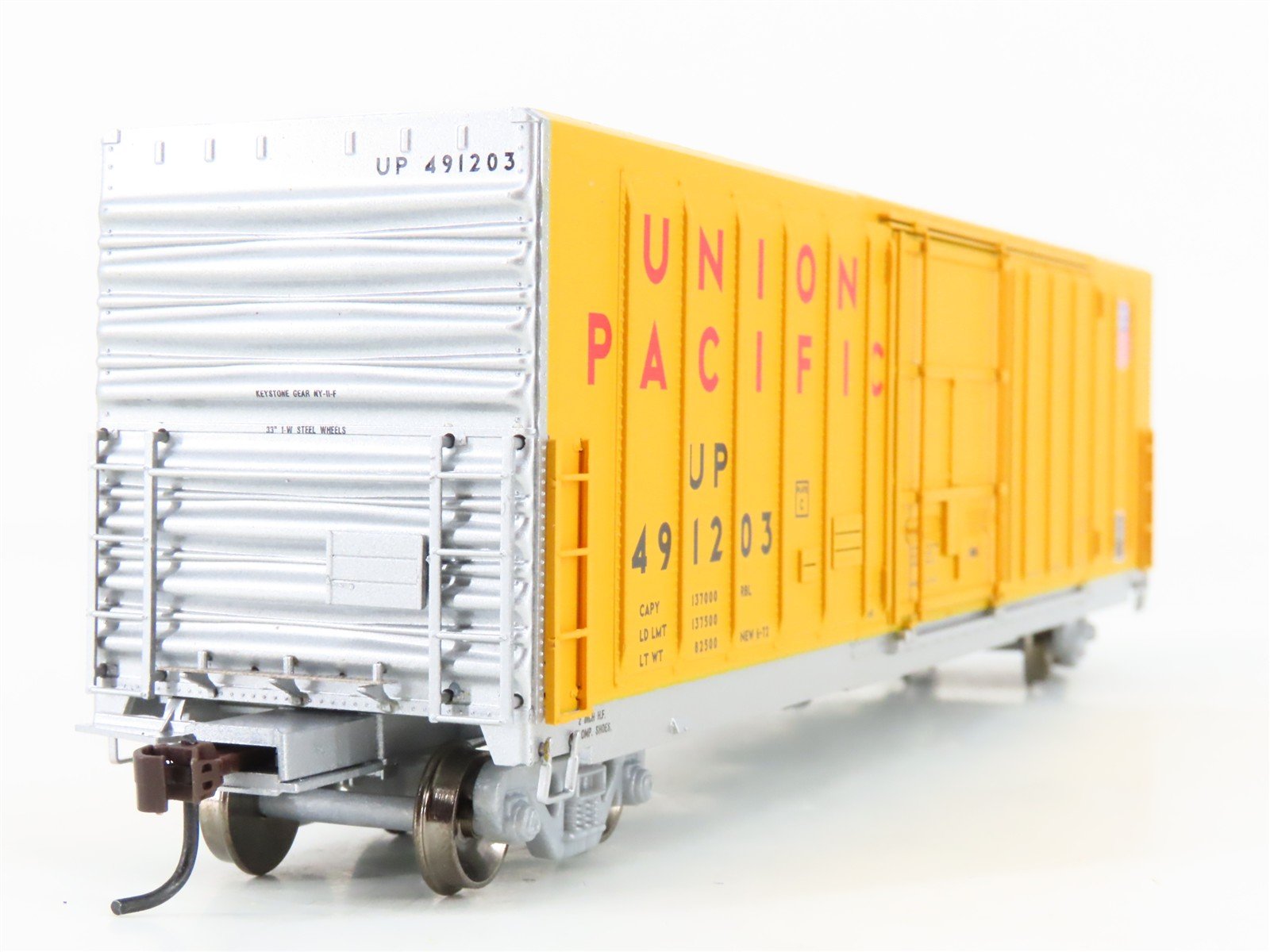 HO Scale Athearn 88912 UP Union Pacific Railroad 50' Plug Door Box Car #491203