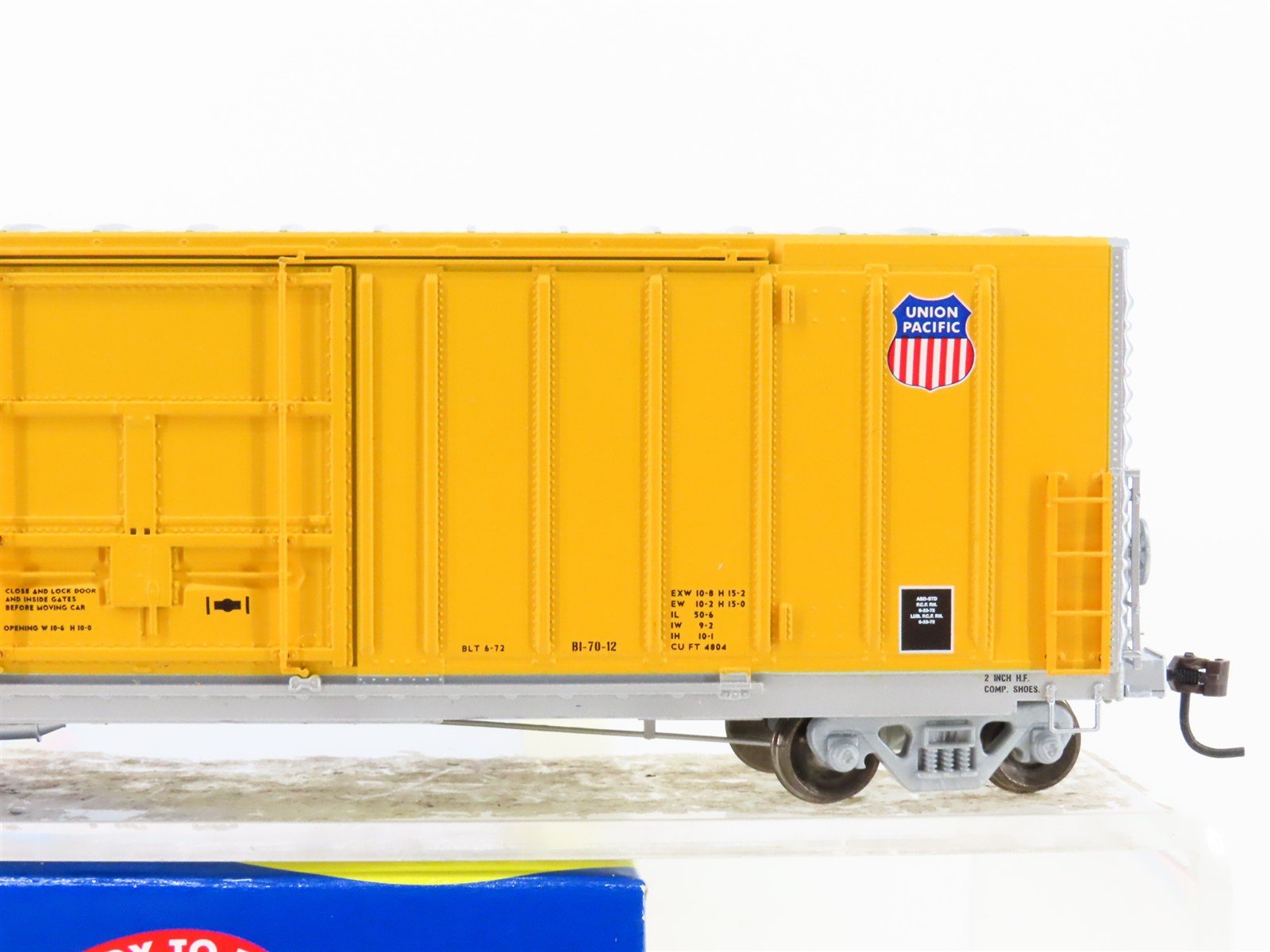 HO Scale Athearn 88911 UP Union Pacific Railroad 50' Plug Door Box Car #491181