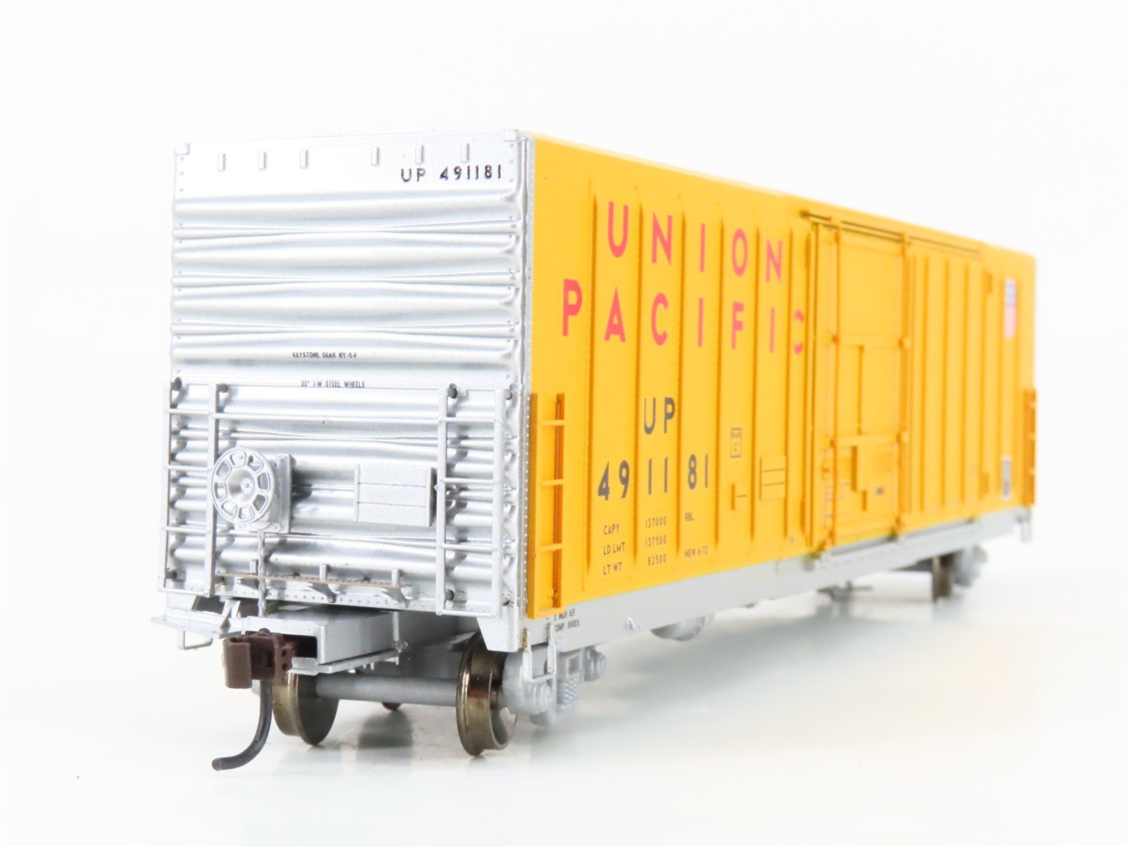HO Scale Athearn 88911 UP Union Pacific Railroad 50' Plug Door Box Car #491181