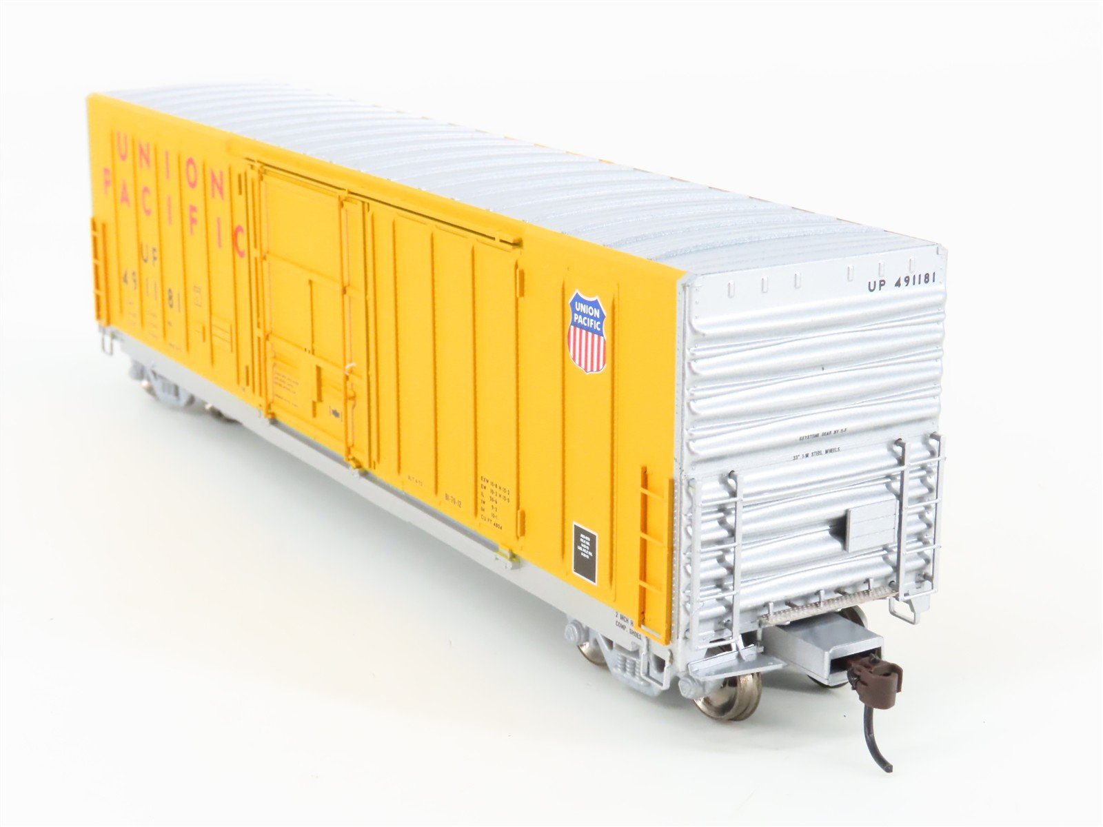 HO Scale Athearn 88911 UP Union Pacific Railroad 50' Plug Door Box Car #491181