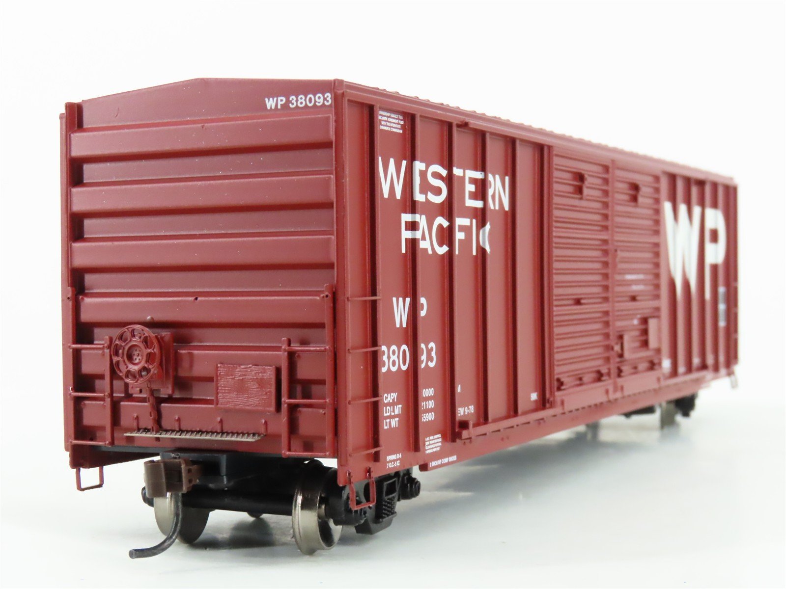 HO Scale Athearn 92862 WP Western Pacific 50' Double Door Box Car #38093