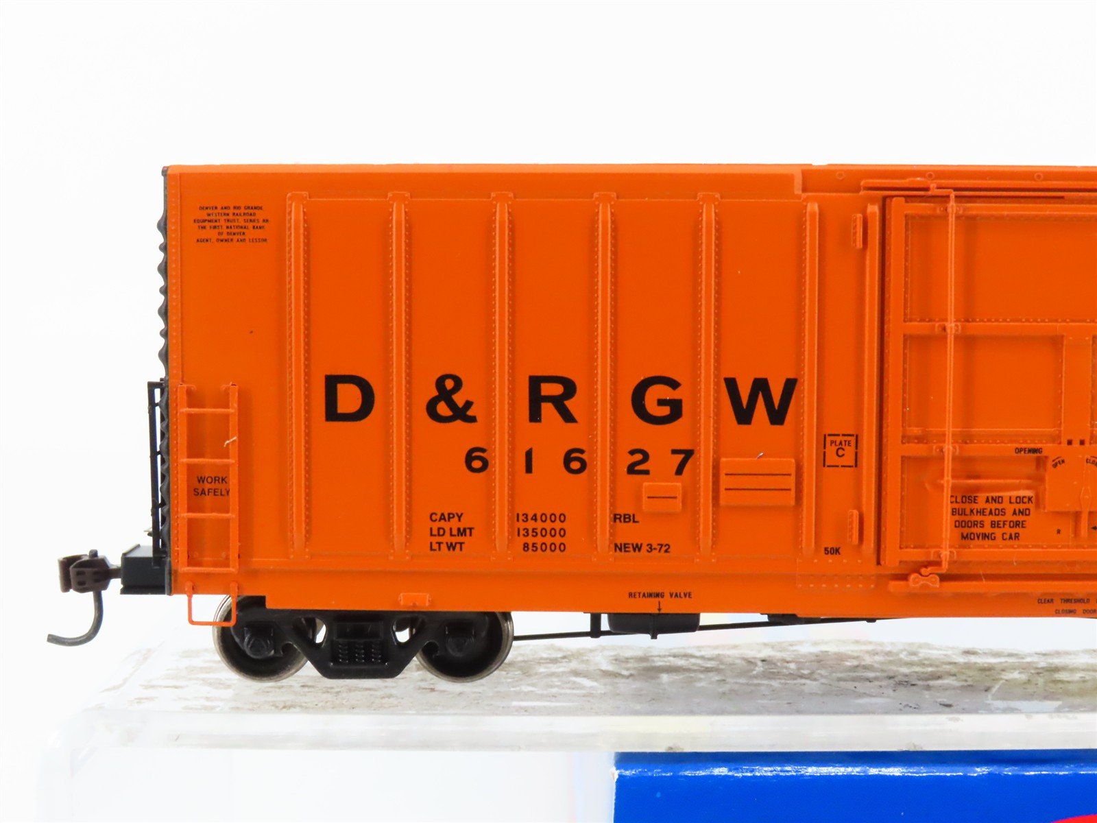 HO Scale Athearn 88906 D&RGW Rio Grande Railroad 50' Plug Door Box Car #61627