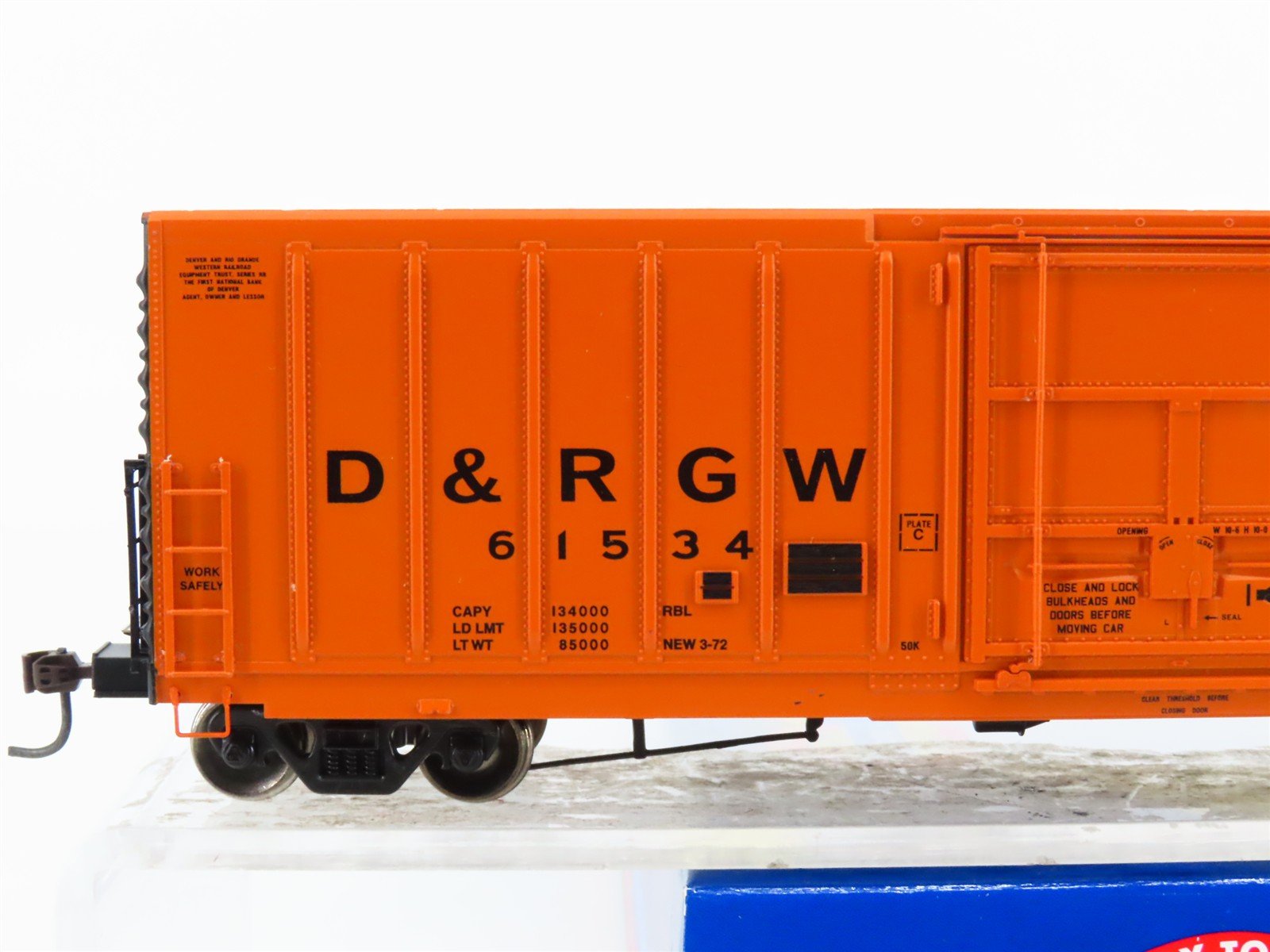 HO Scale Athearn 88905 D&RGW Rio Grande Railroad 50' Plug Door Box Car #61534