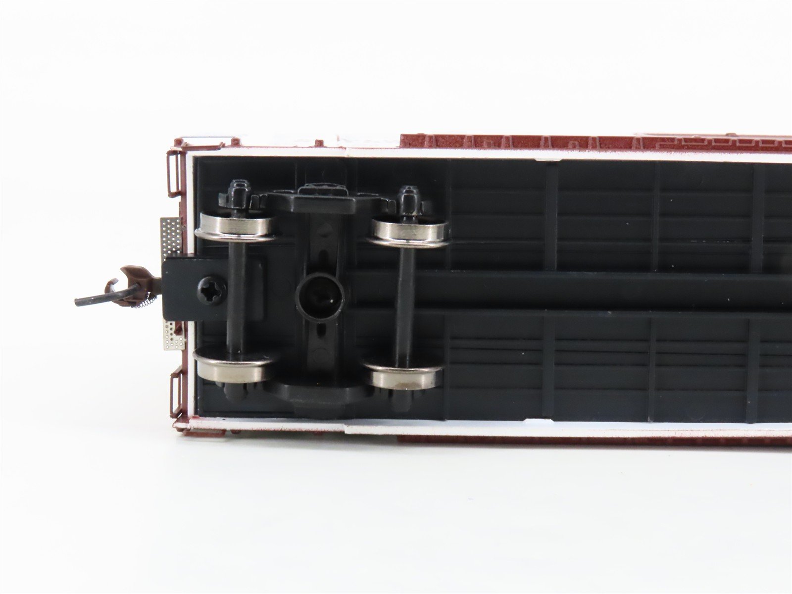 HO Scale Athearn 92857 MR McCloud River 50' Double Door Box Car #2243