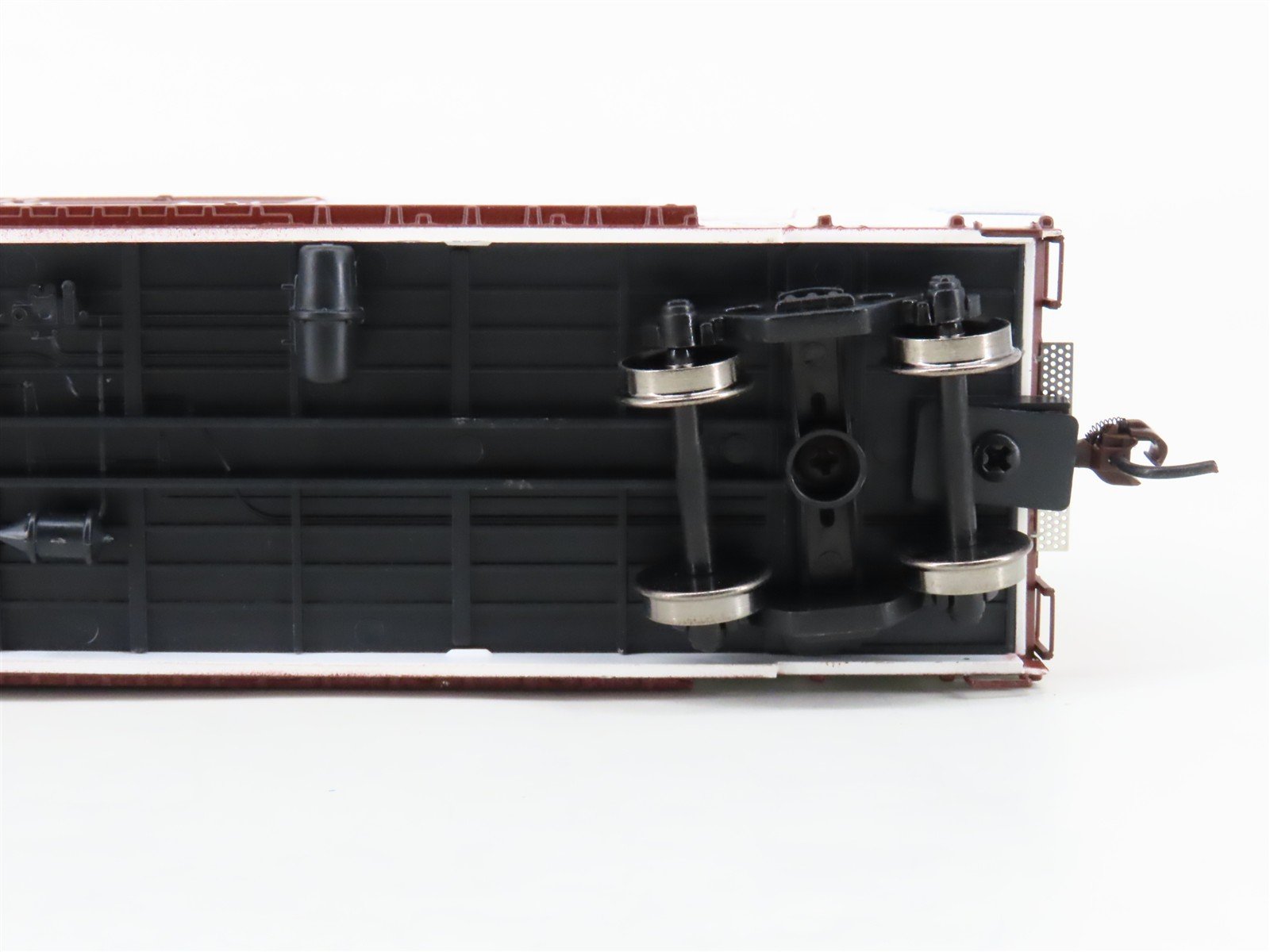 HO Scale Athearn 92857 MR McCloud River 50' Double Door Box Car #2243