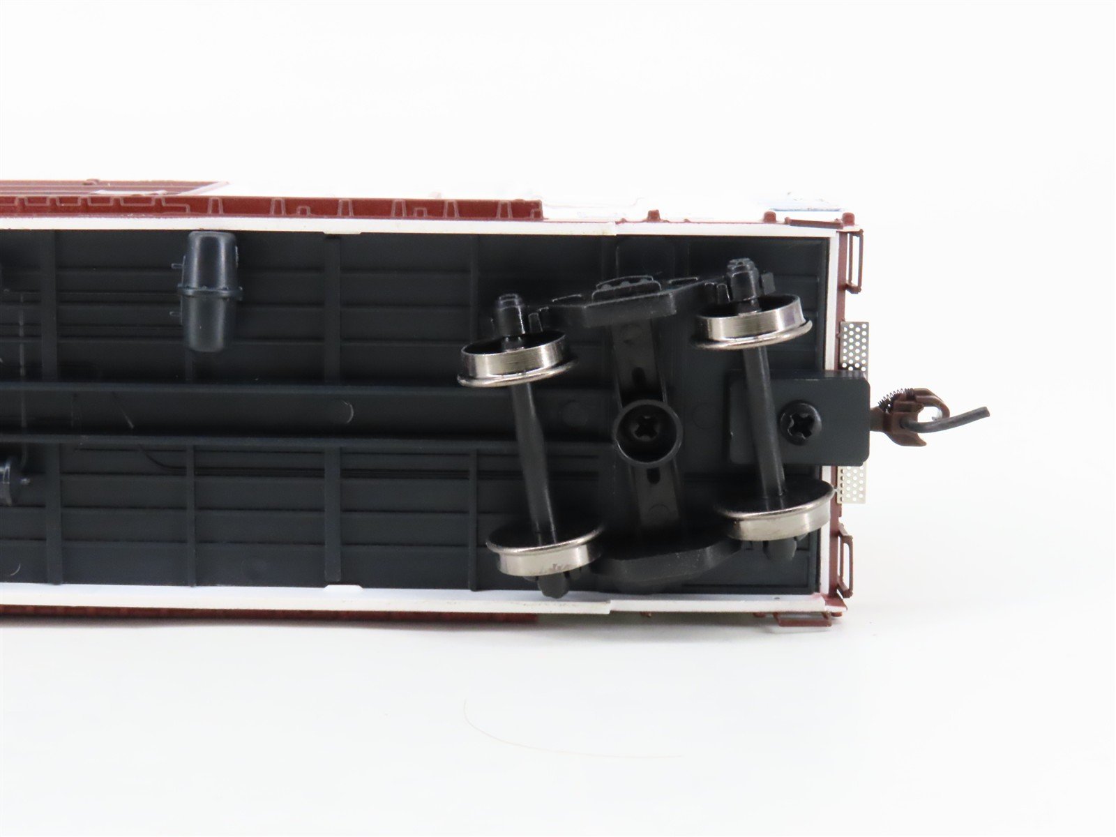 HO Scale Athearn 92856 MR McCloud River Railroad 50' Double Door Box Car #2201