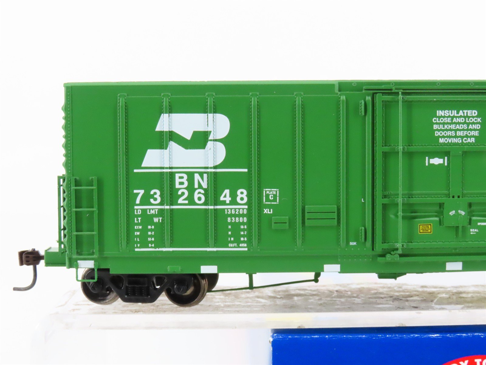 HO Scale Athearn 88902 BN Burlington Northern 50' Plug Door Box Car #732648