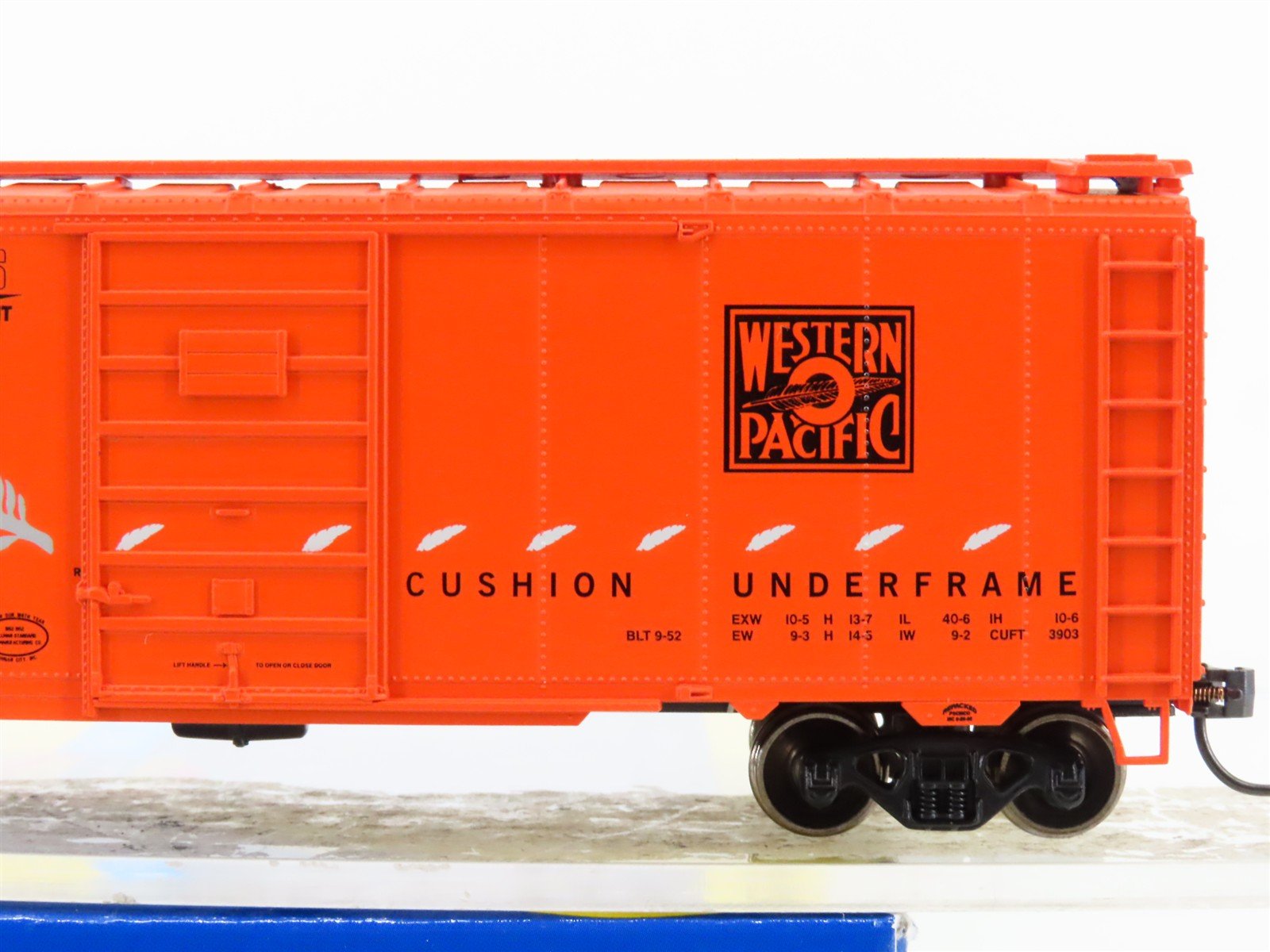 HO Scale Athearn 70321 WP Western Pacific Feather 40' Single Door Box Car #1953