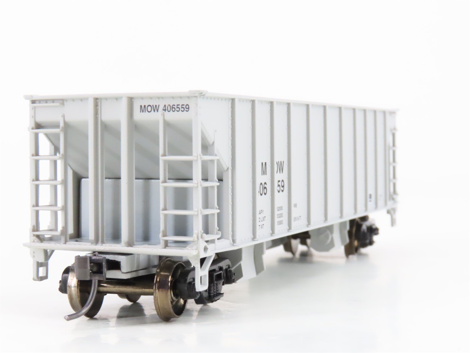 HO Scale Walthers 932-34205 MOW Maintenance of Way 2-Bay Ballast Hoppers 3-Pack