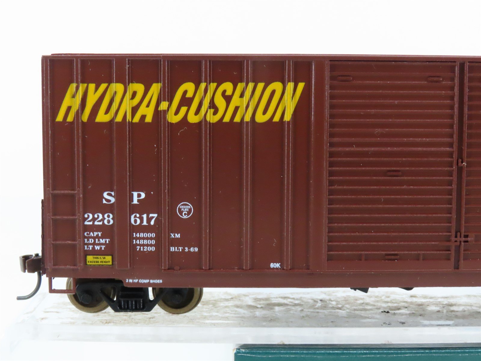 HO Scale LBF 51207 SP Southern Pacific 50' Double Door Hi-Cube Box Car #228617