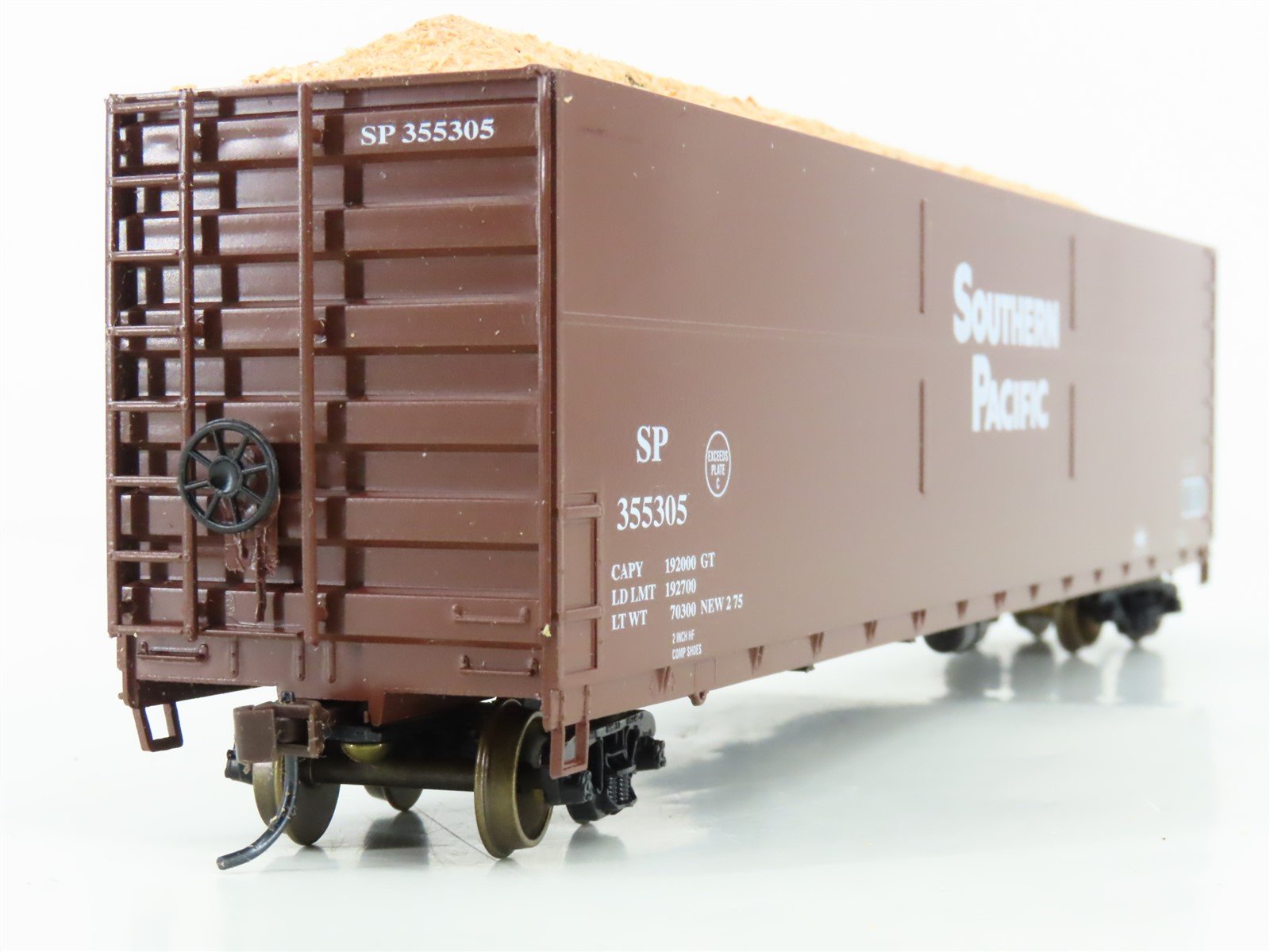 HO LBF 1001 SP Southern Pacific 62' FMC Woodchip Hopper #355305 w/ Custom Load
