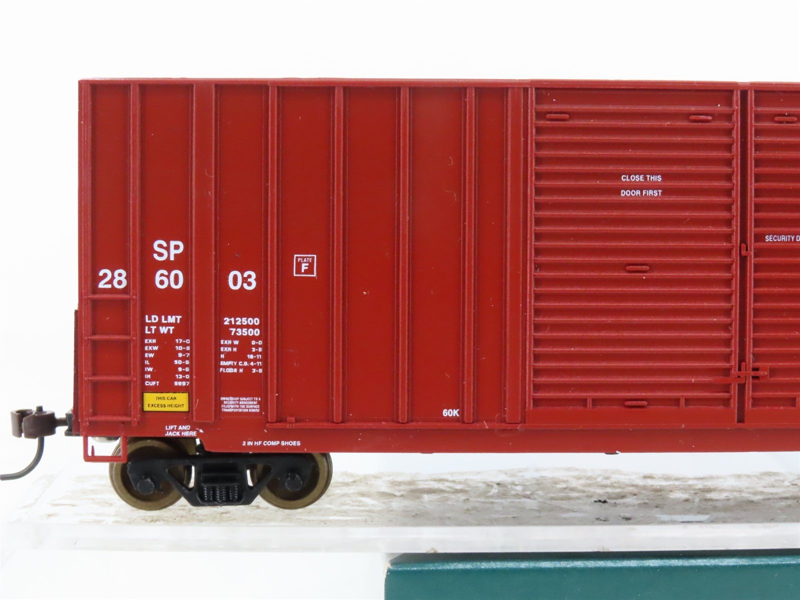 HO Scale LBF 51205 SP Southern Pacific 50' Double Door Hi-Cube Box Car #286003