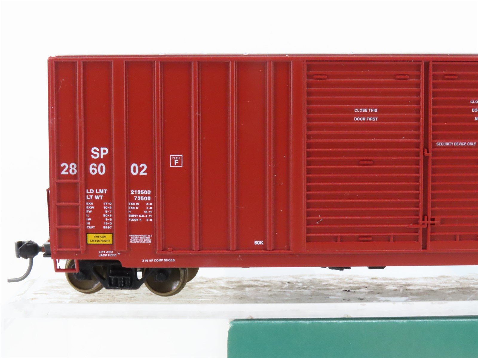 HO Scale LBF 1335 SP Southern Pacific 50' Double Door Hi-Cube Box Car #286002