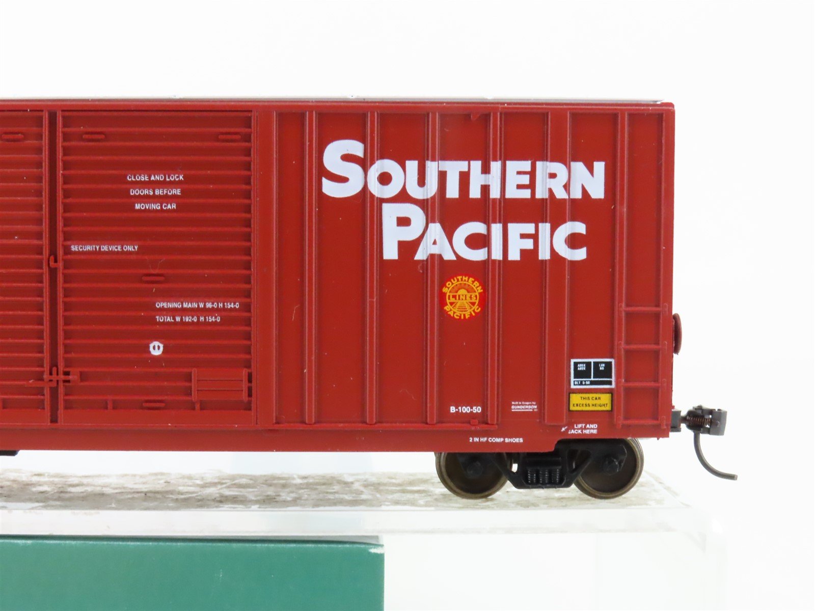 HO Scale LBF 1335 SP Southern Pacific 50' Double Door Hi-Cube Box Car #286002