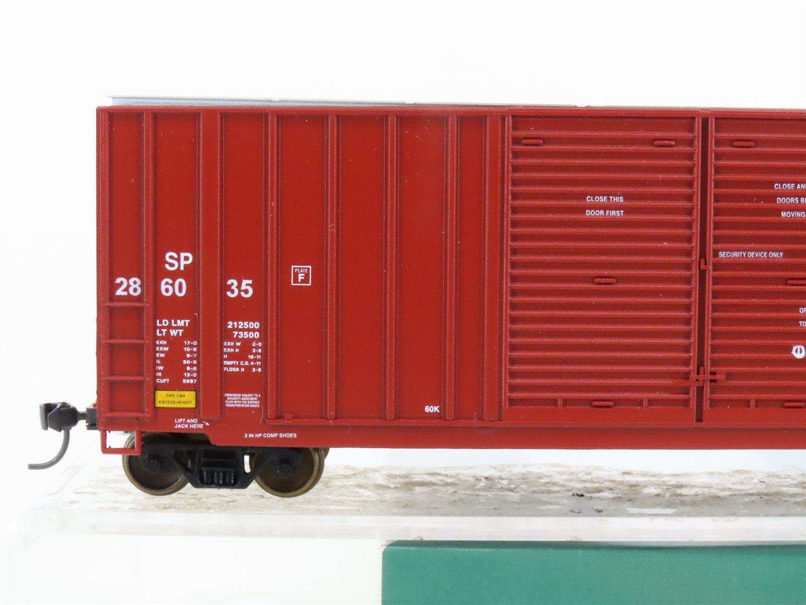 HO Scale LBF 1335 SP Southern Pacific 50' Double Door Hi-Cube Box Car #286035