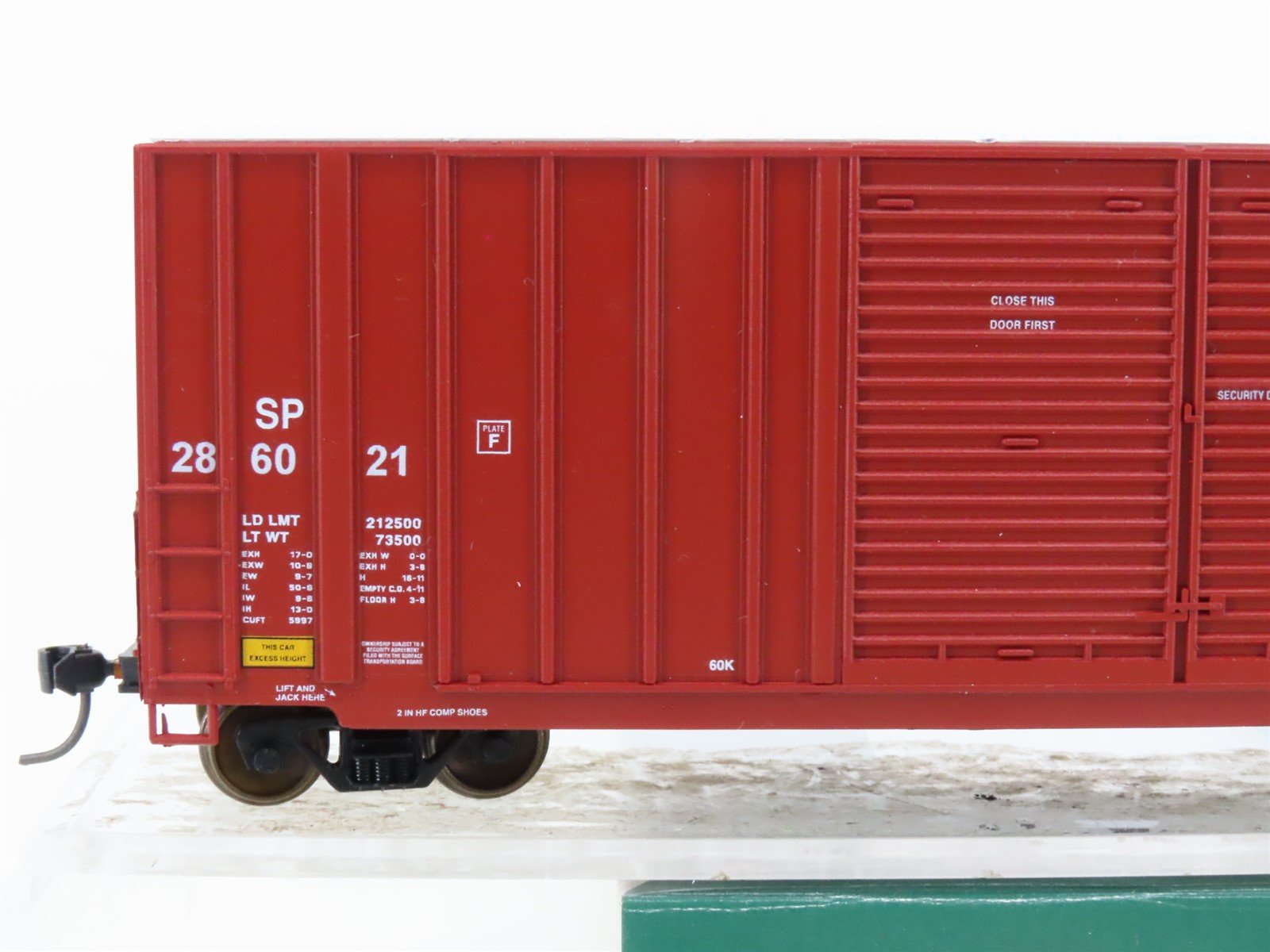 HO Scale LBF 1335 SP Southern Pacific 50' Double Door Hi-Cube Box Car #286021