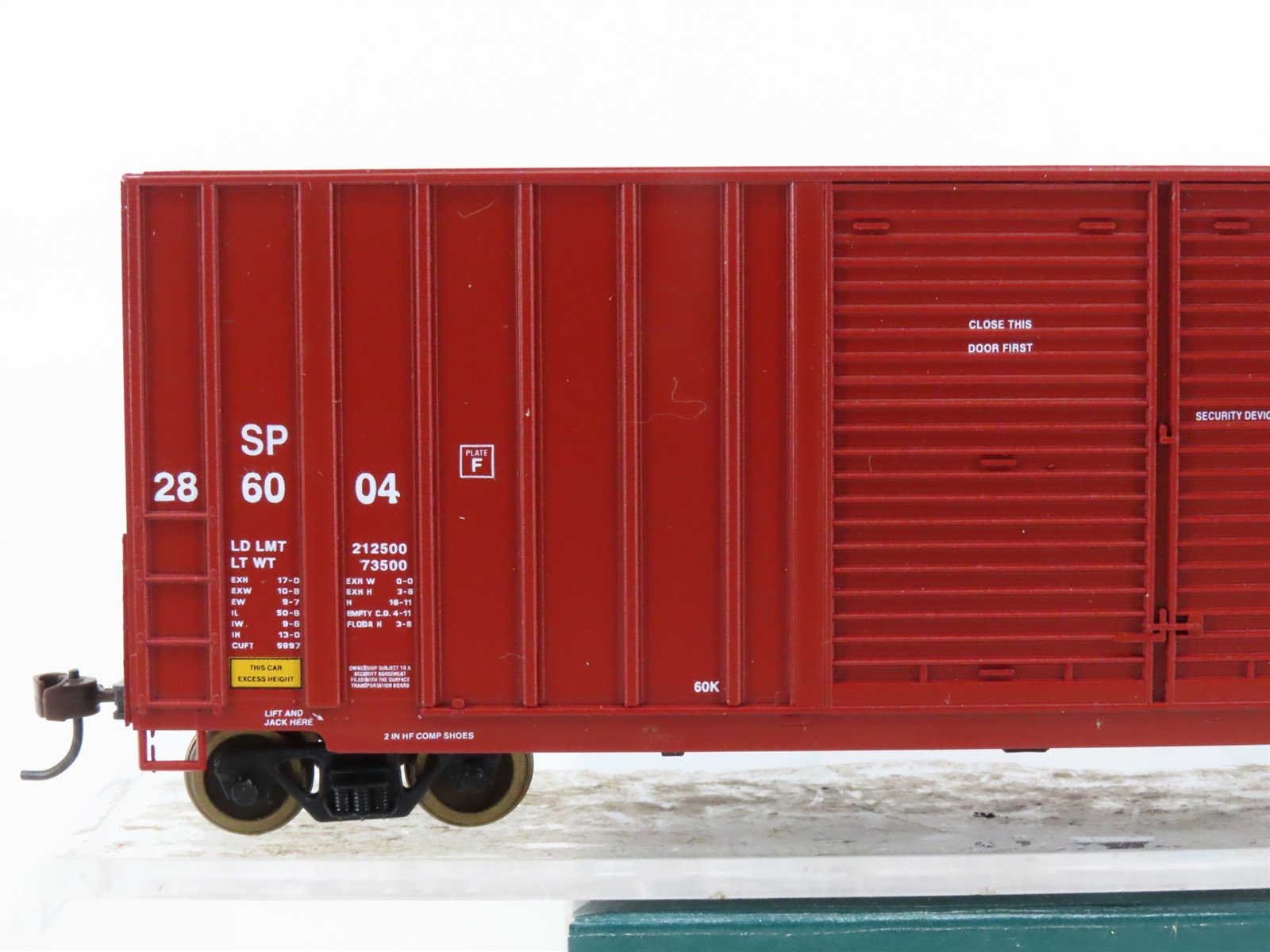 HO Scale LBF 51205 SP Southern Pacific 50' Double Door Hi-Cube Box Car #286004
