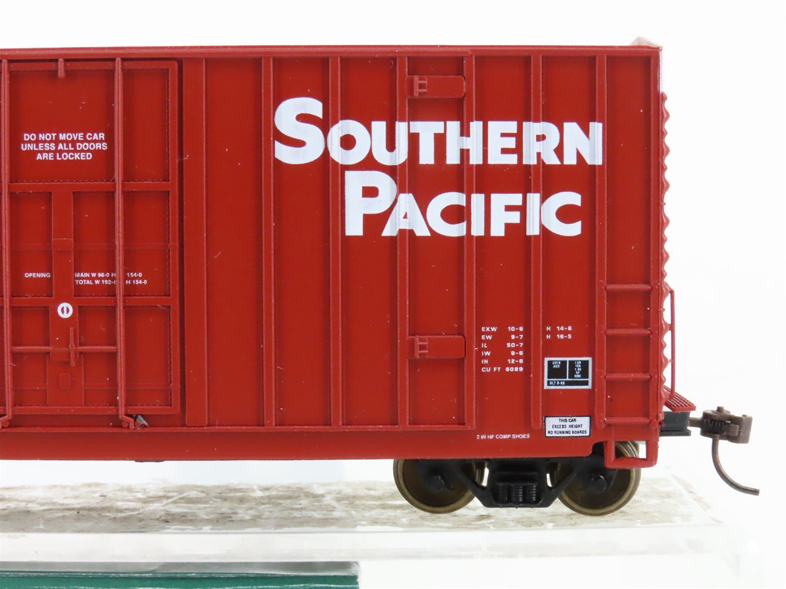 HO LBF 1394 SP Southern Pacific 50' Double Plug Door Hi-Cube Box Car #226088