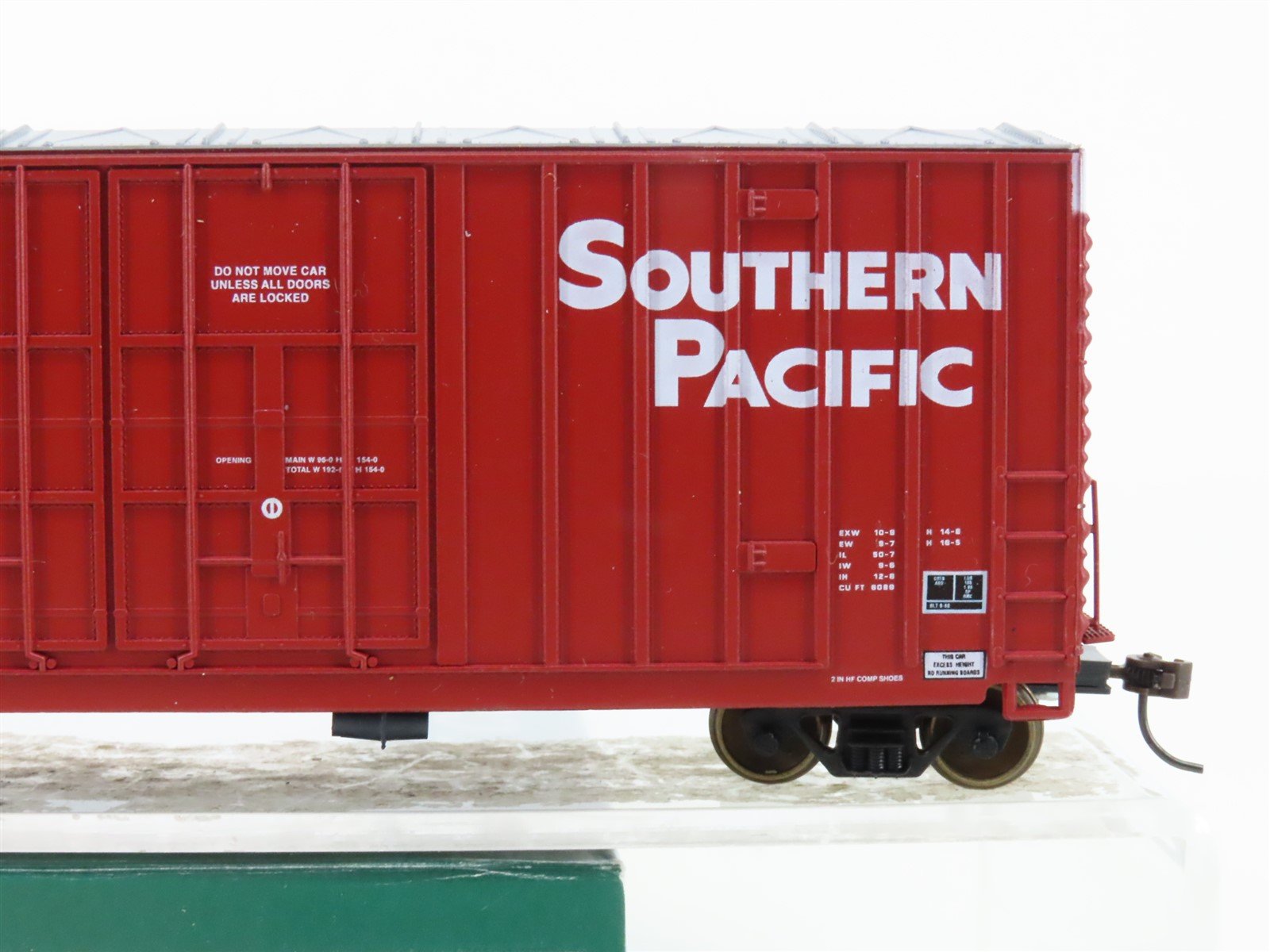 HO LBF 1394 SP Southern Pacific 50' Double Plug Door Hi-Cube Box Car #226000