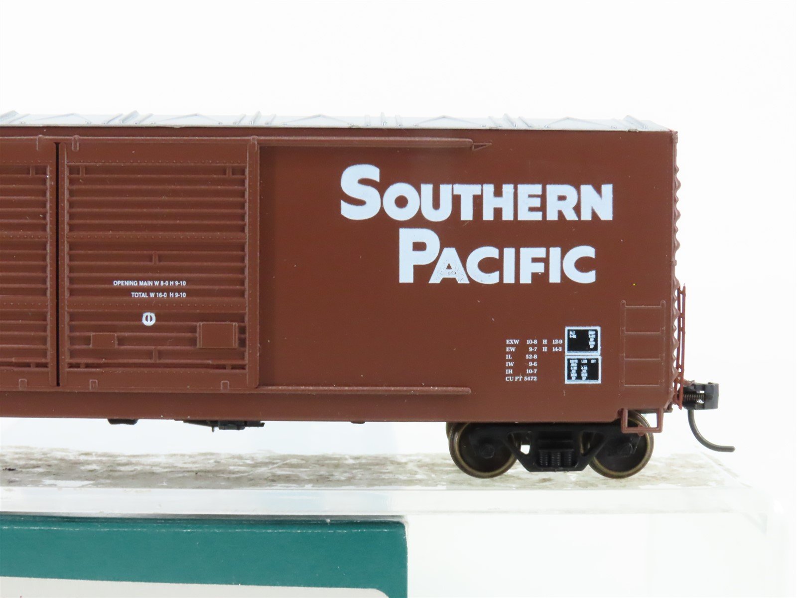 HO Scale LBF 2201 SP Southern Pacific 52' FMC Double Door Box Car #225702