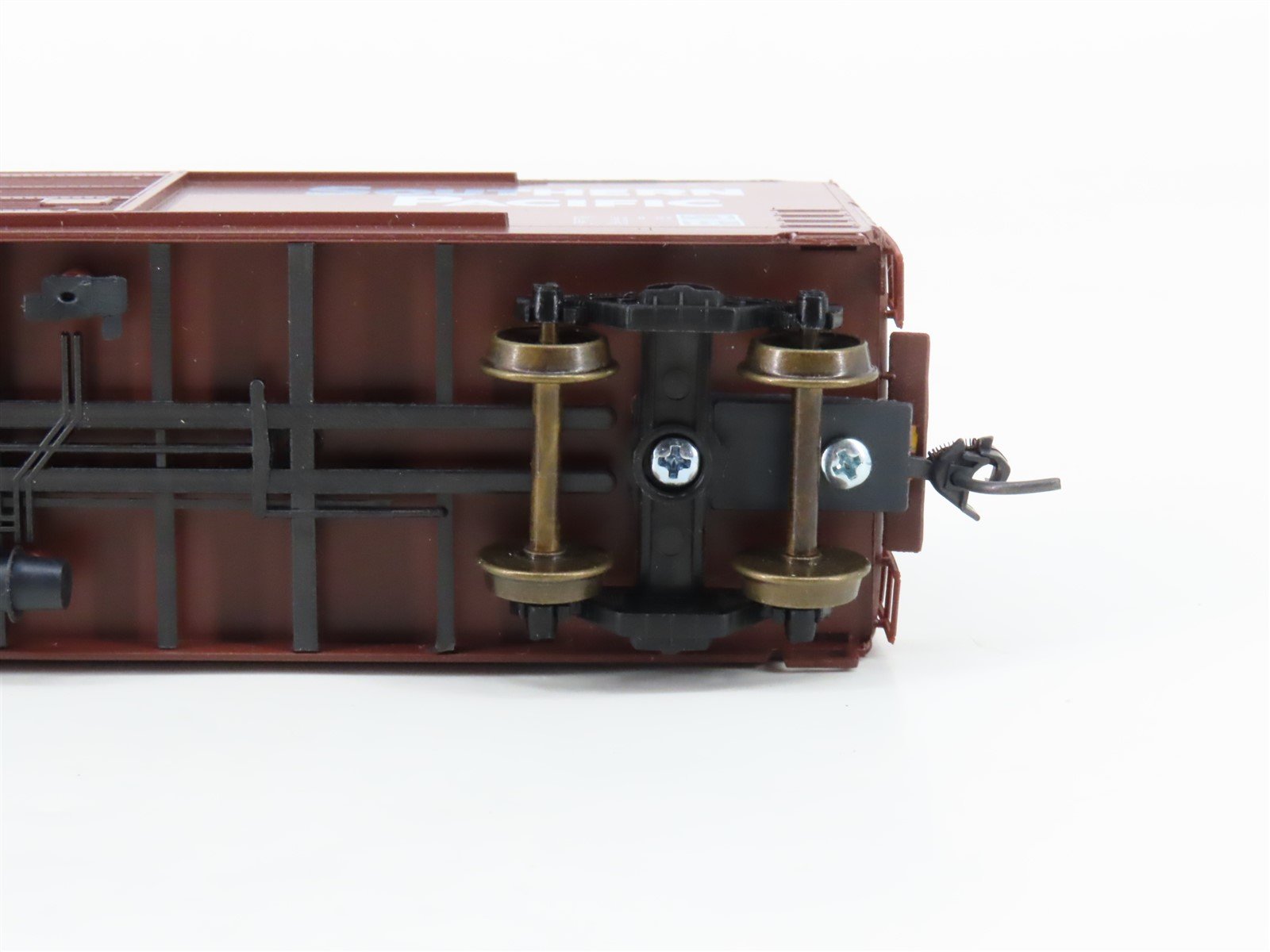 HO Scale LBF 2201 SP Southern Pacific 52' FMC Double Door Box Car #225702