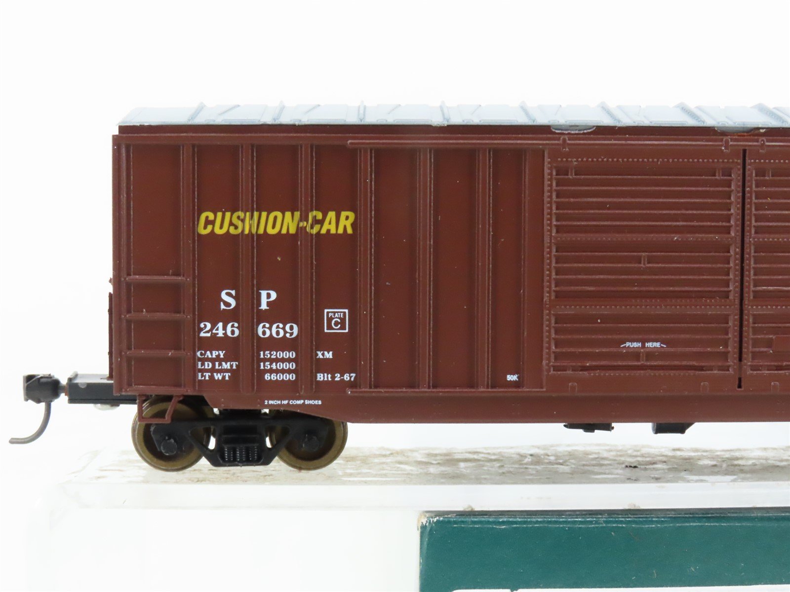 HO Scale LBF 51001 SP Southern Pacific 52' ACF Double Door Box Car #246669