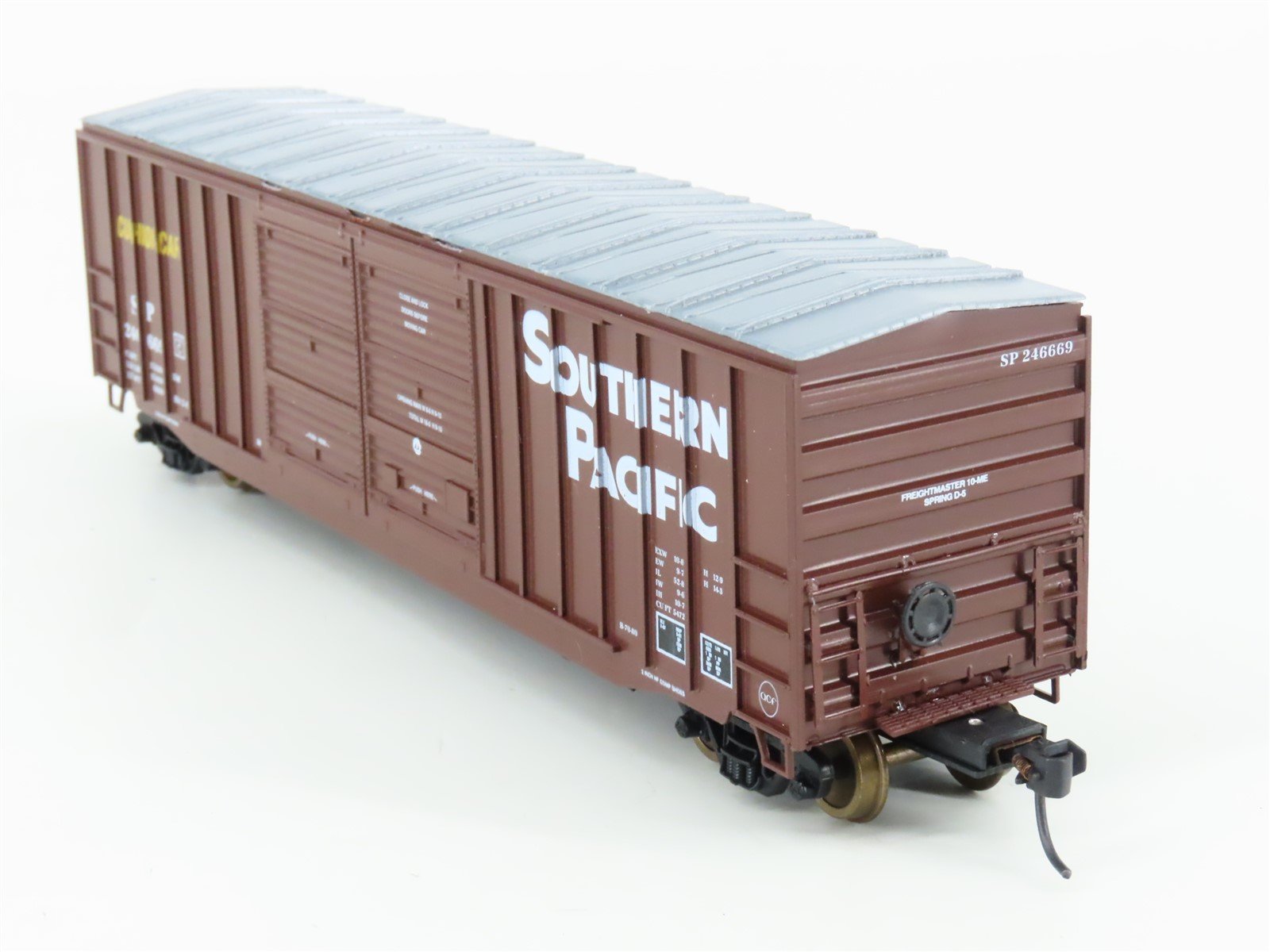 HO Scale LBF 51001 SP Southern Pacific 52' ACF Double Door Box Car #246669