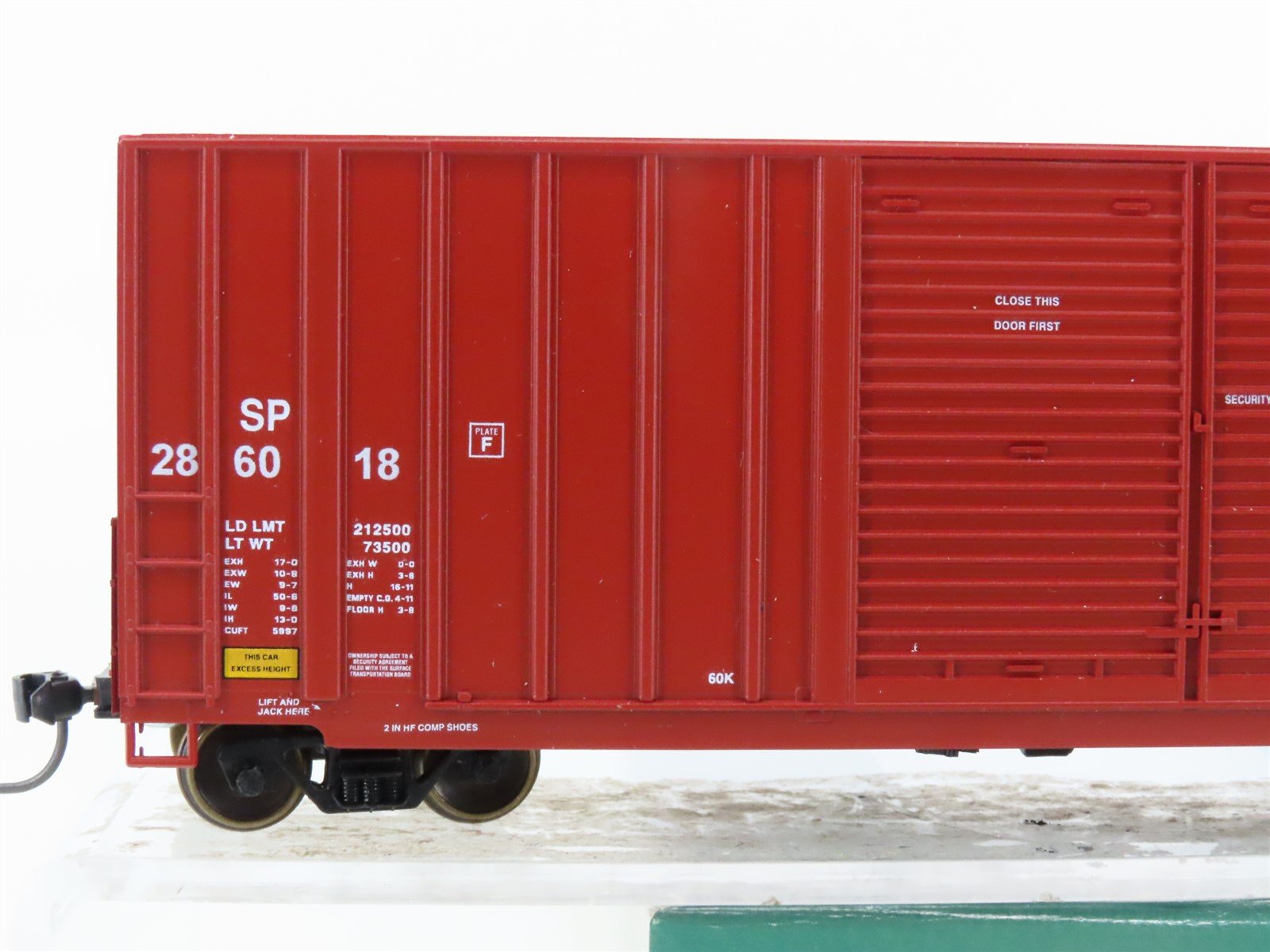 HO Scale LBF 1335 SP Southern Pacific 50' Double Door Hi-Cube Box Car #286018