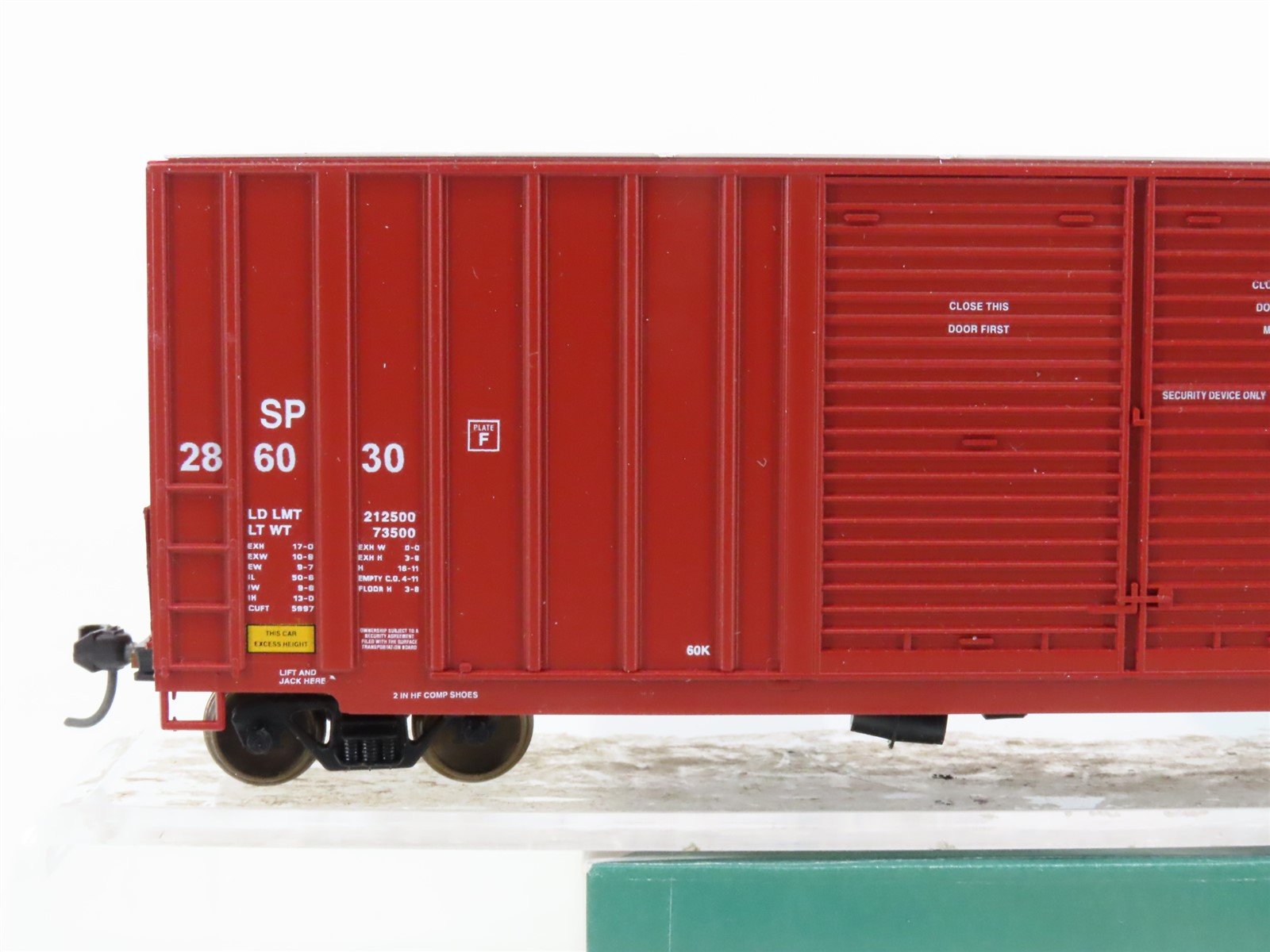 HO Scale LBF 1335 SP Southern Pacific 50' Double Door Hi-Cube Box Car #286030