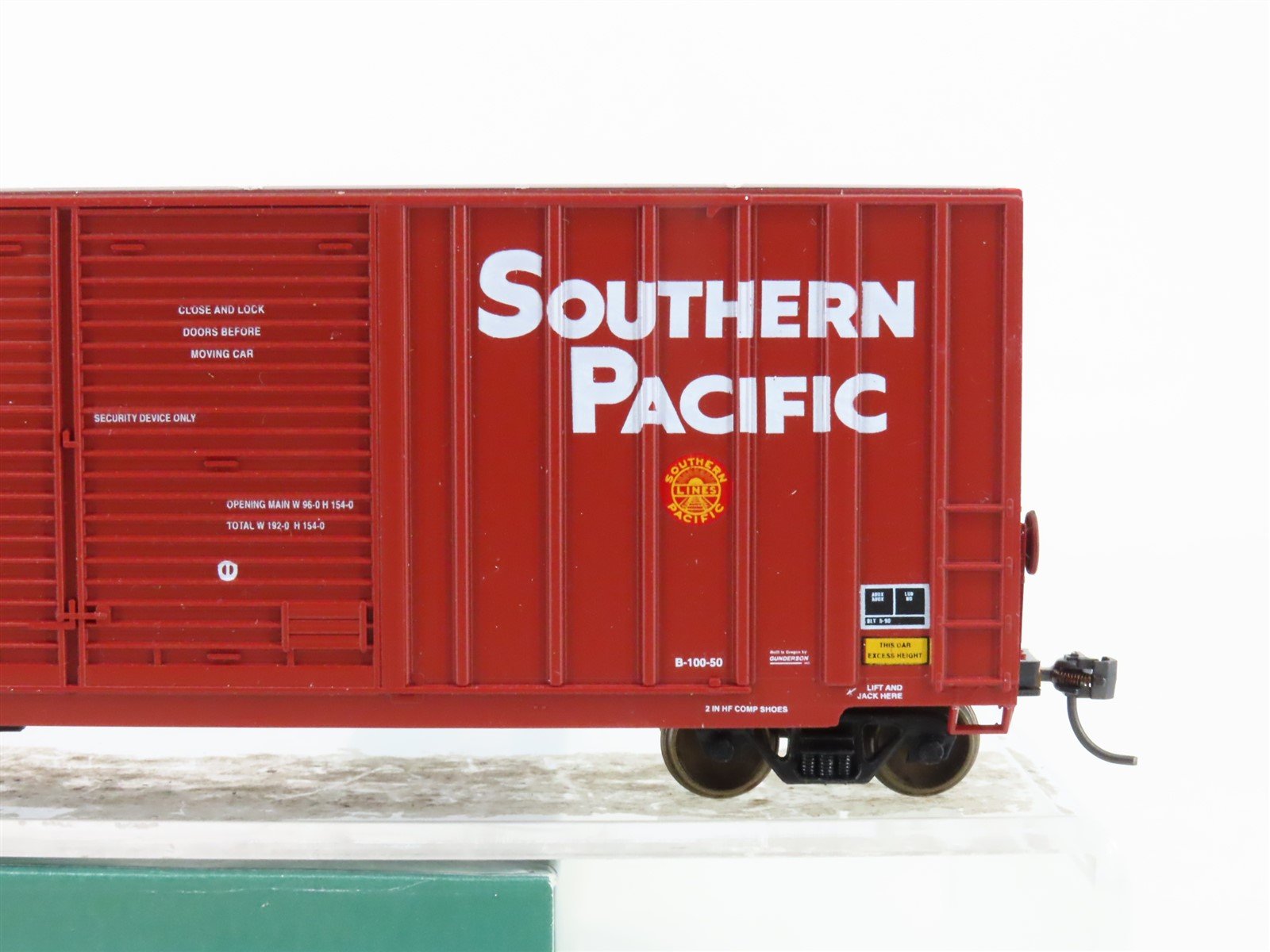 HO Scale LBF 1335 SP Southern Pacific 50' Double Door Hi-Cube Box Car #286030