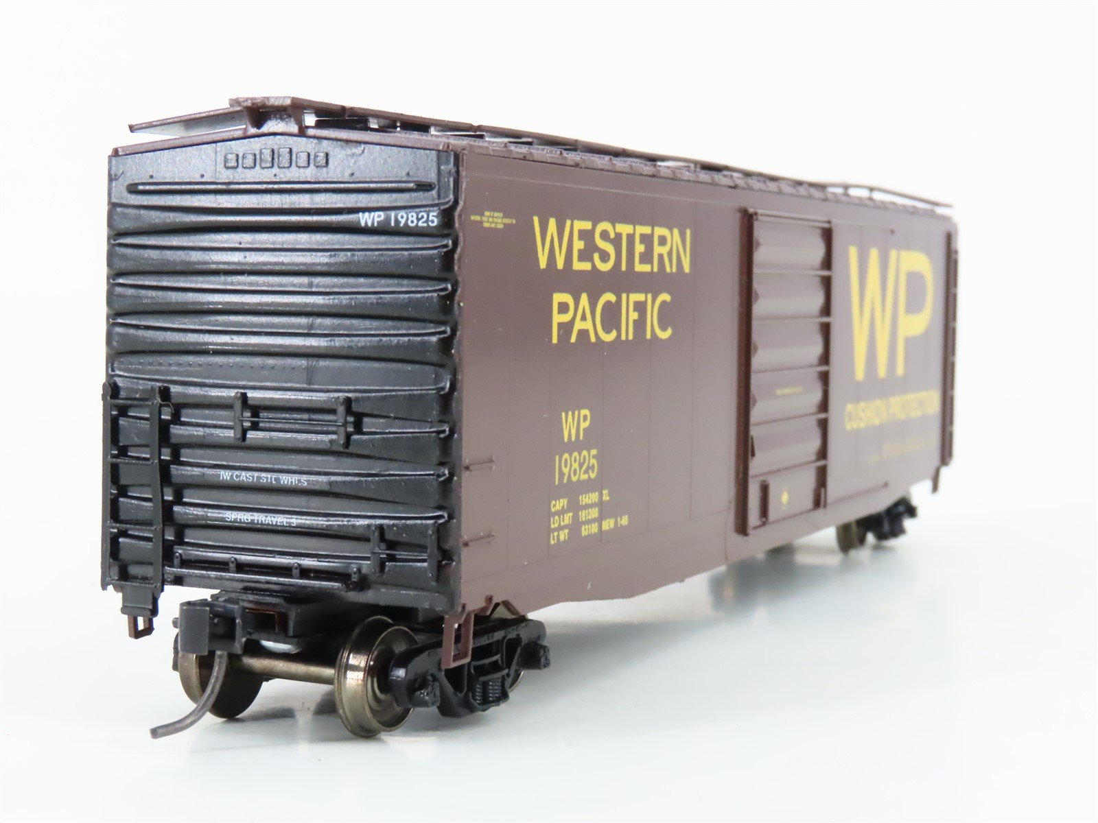 HO Scale LBF 51701 WP Western Pacific 50' PS-1 Single Door Box Car #19825