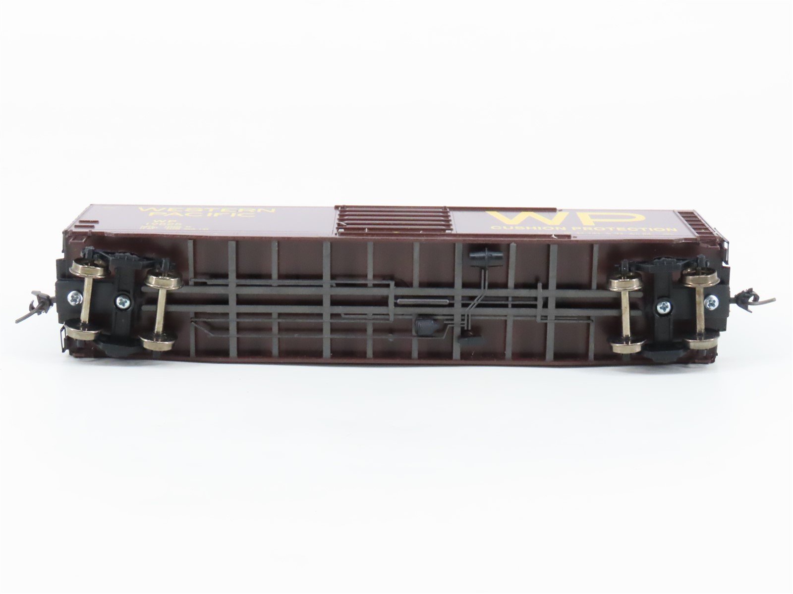 HO Scale LBF 51701 WP Western Pacific 50' PS-1 Single Door Box Car #19825
