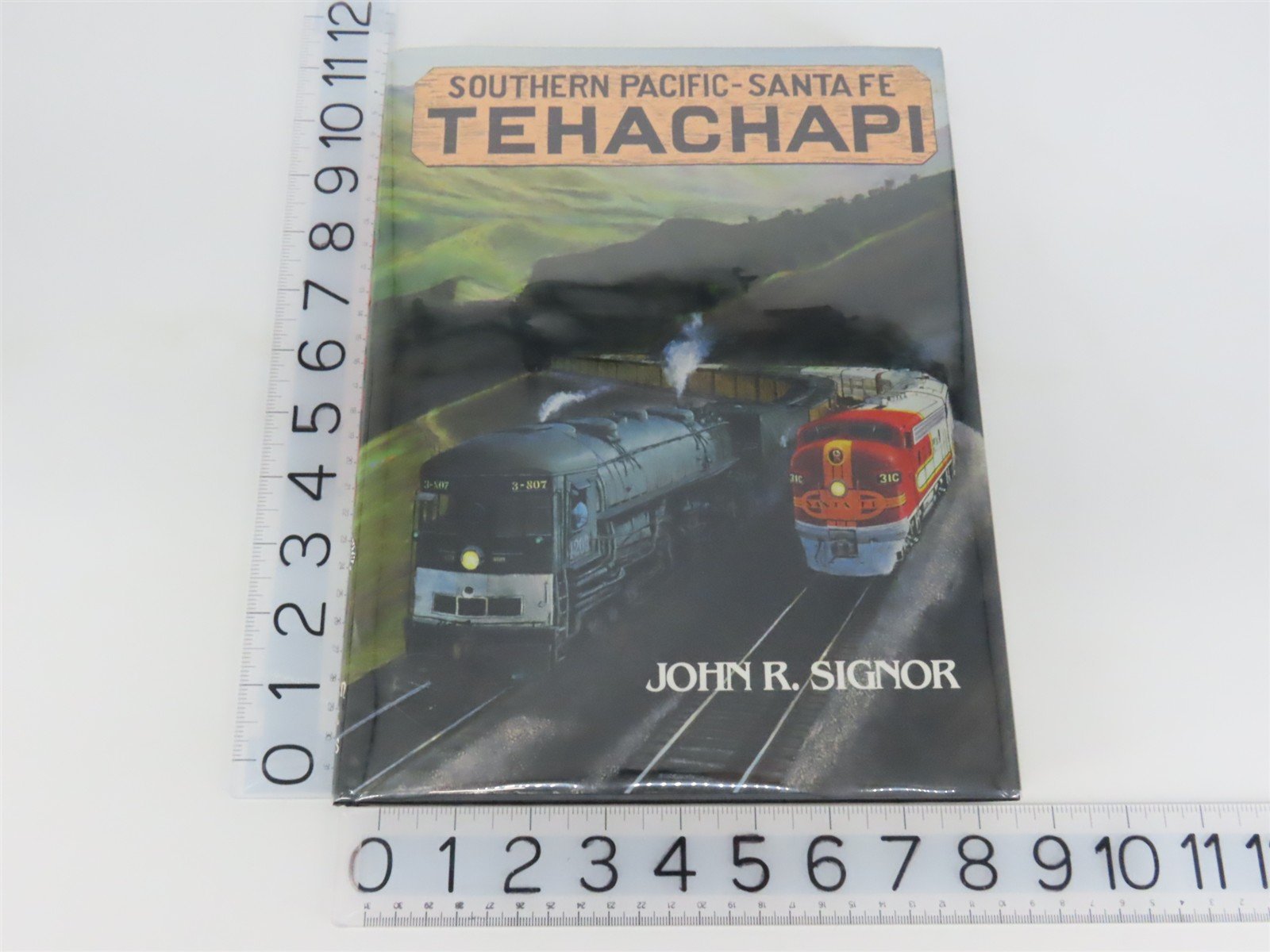 Southern Pacific-Santa Fe Tehachapi by John R. Signor ©2004 HC Book