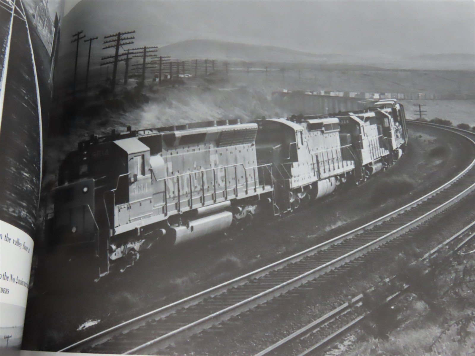Southern Pacific-Santa Fe Tehachapi by John R. Signor ©2004 HC Book