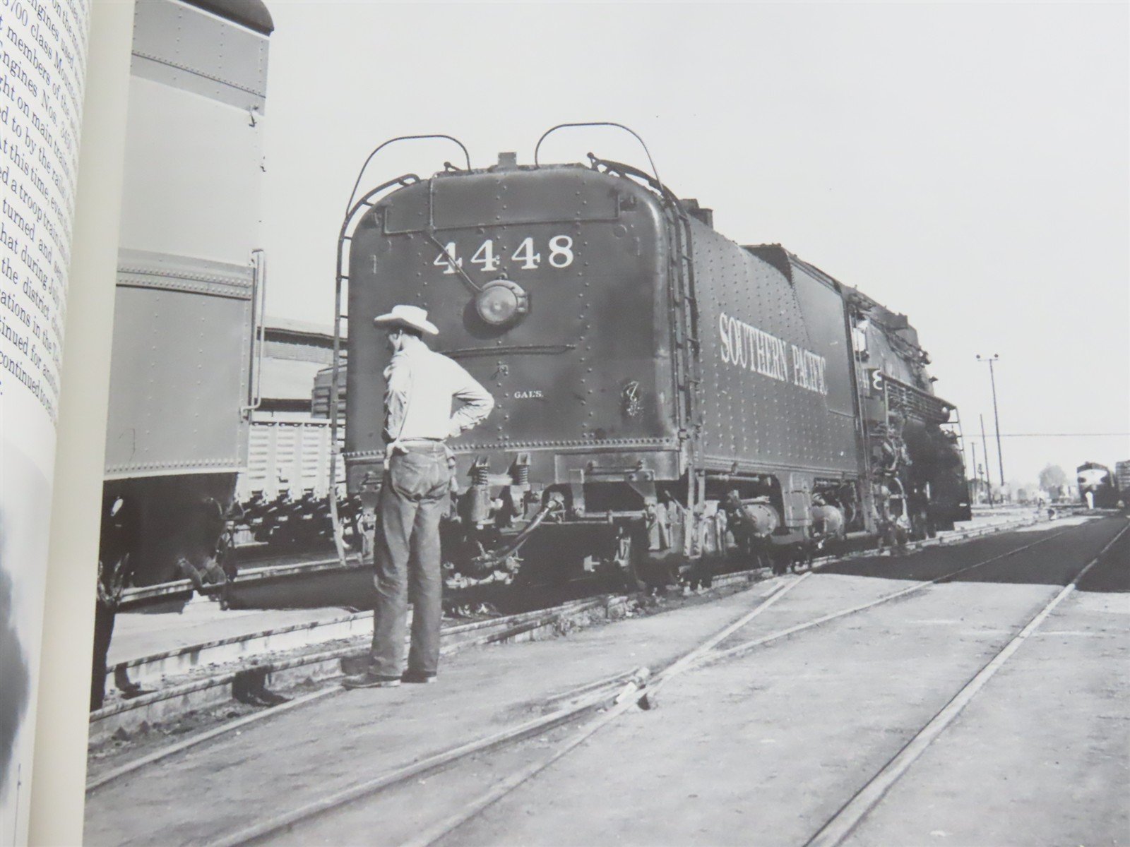 Southern Pacific-Santa Fe Tehachapi by John R. Signor ©1986 HC Book