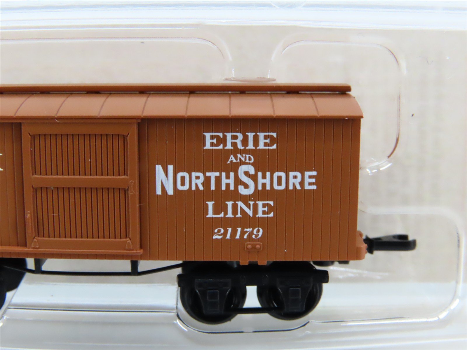 N Micro-Trains MTL 15152242 ENSL Erie & North Shore Line 26' Box Car #21179