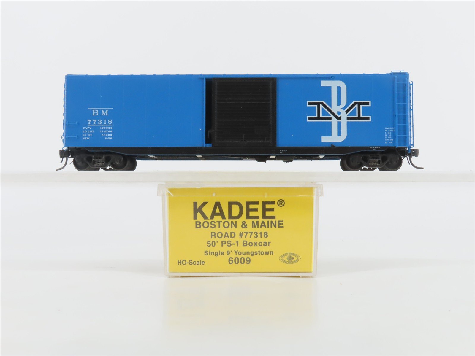 HO Scale Kadee 6009 B&M Boston & Maine 50' PS-1 Single Door Box Car #77318