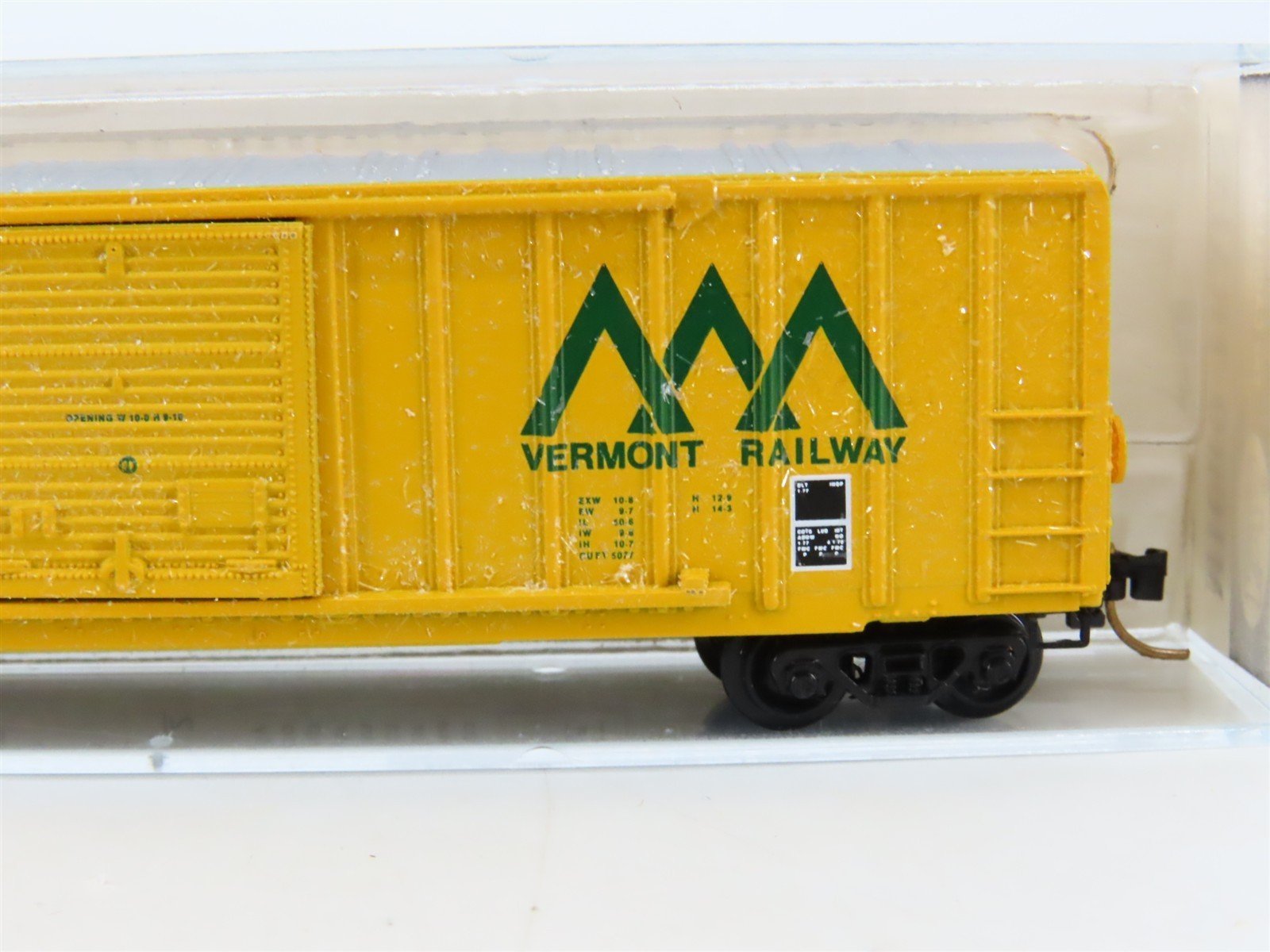 N Kadee Micro-Trains MTL 25250 VTR Vermont Railway 50' Box Car #3502 - Custom