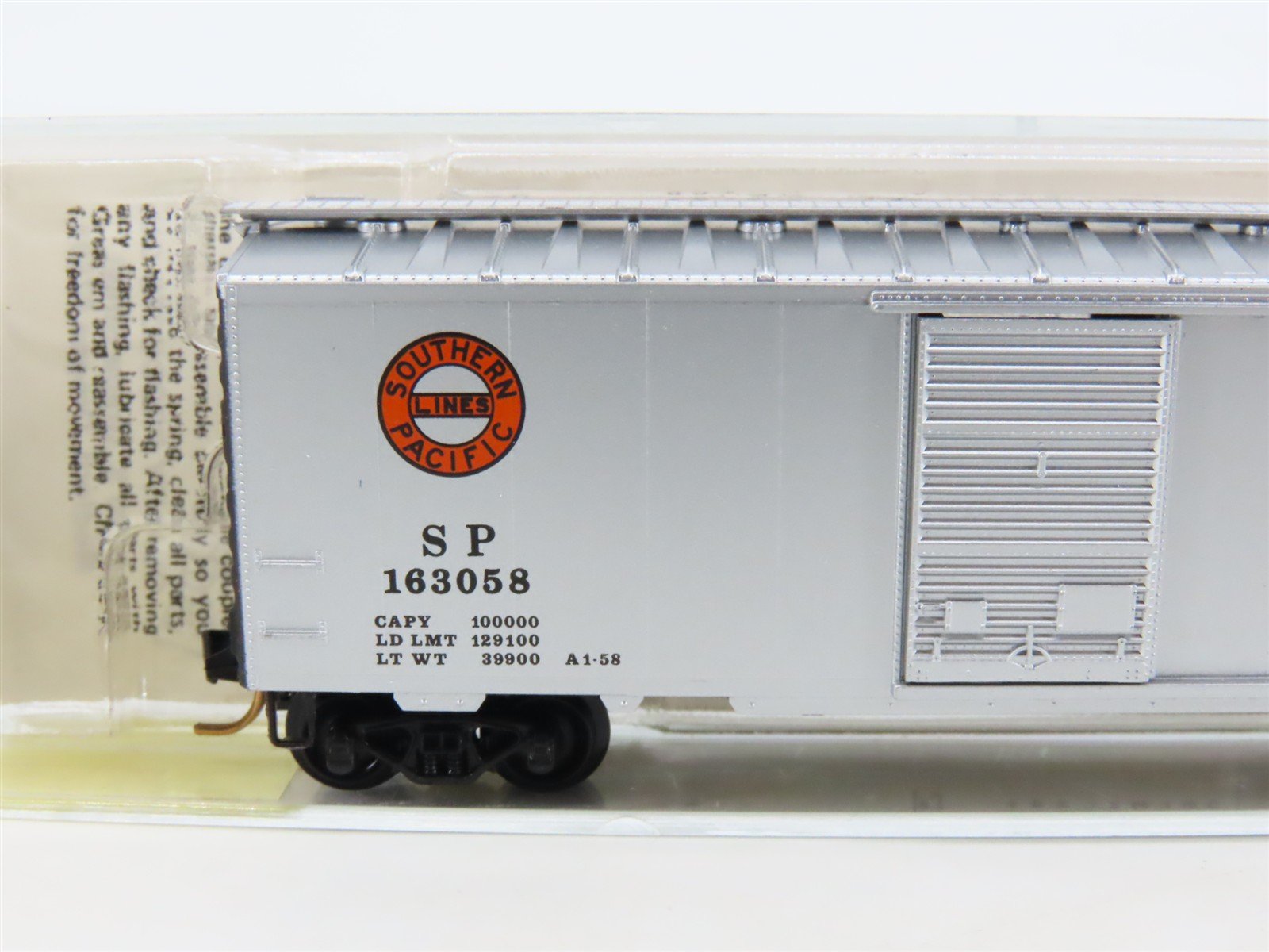 N Kadee Micro-Trains MTL 20760 SP Southern Pacific Overnights 40' Boxcar #163058