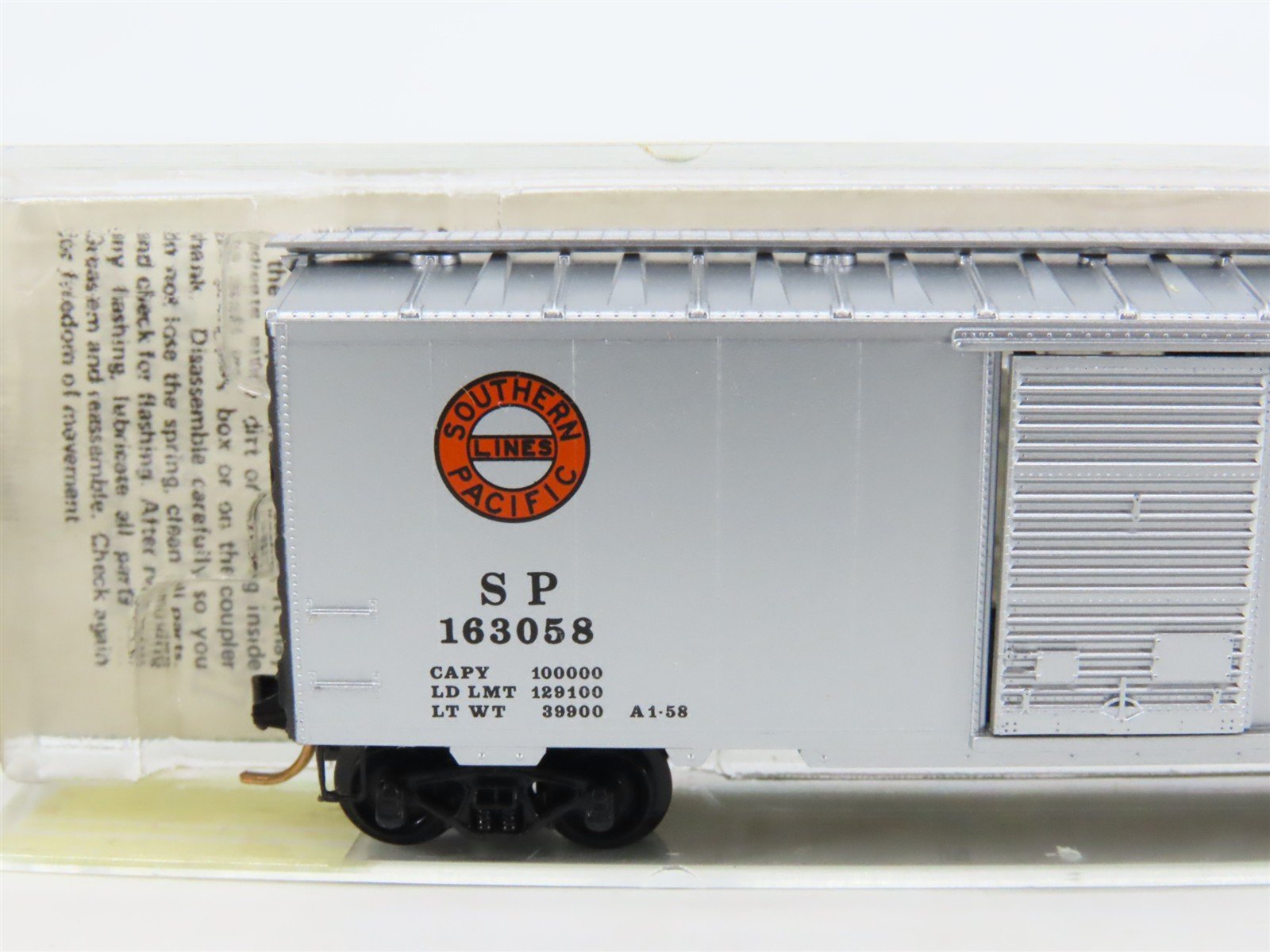 N Kadee Micro-Trains MTL 20760 SP Southern Pacific Overnights 40' Boxcar #163058