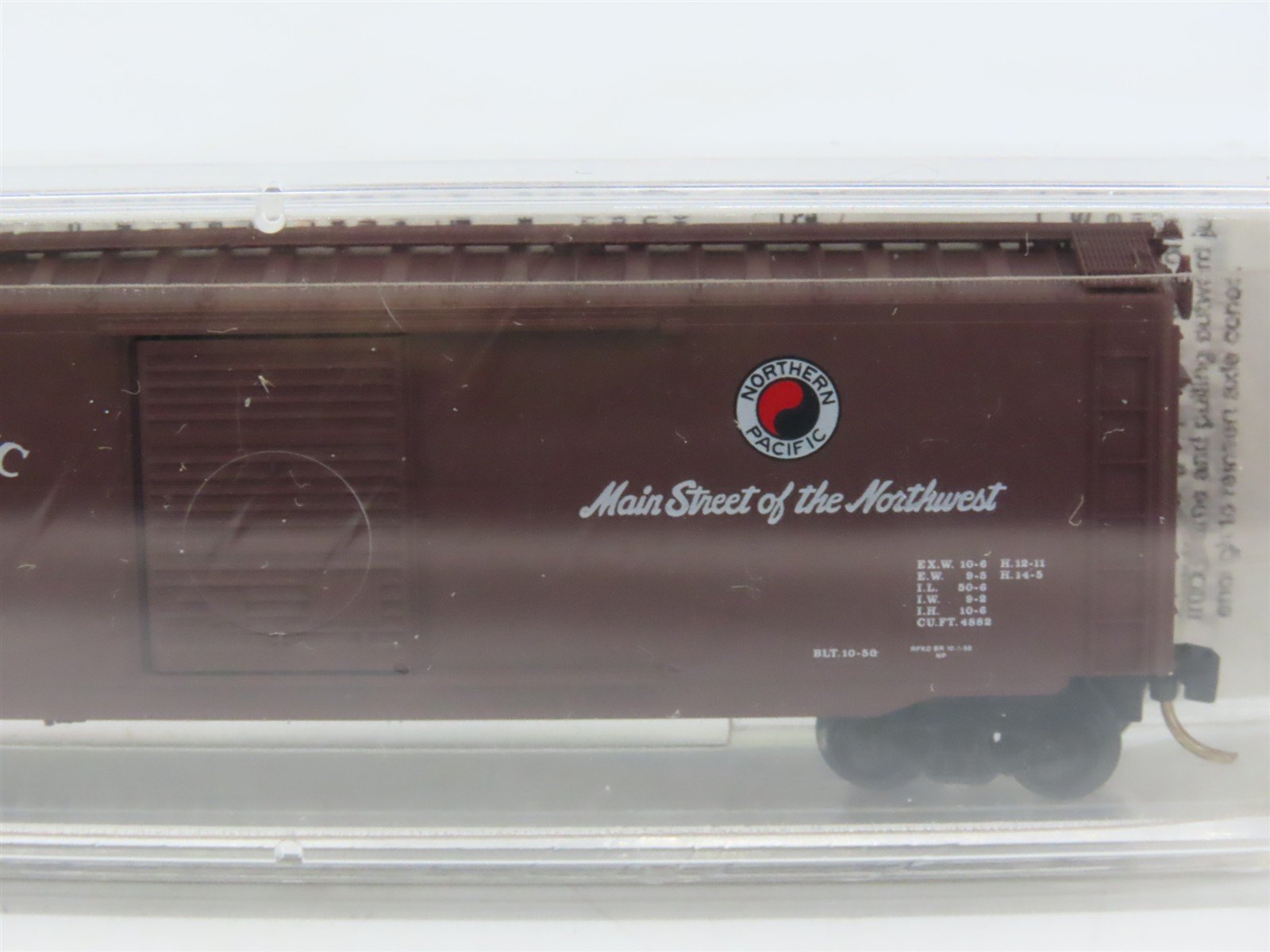 N Scale Micro-Trains MTL 31060 NP Northern Pacific Main Street 40' Boxcar #31430
