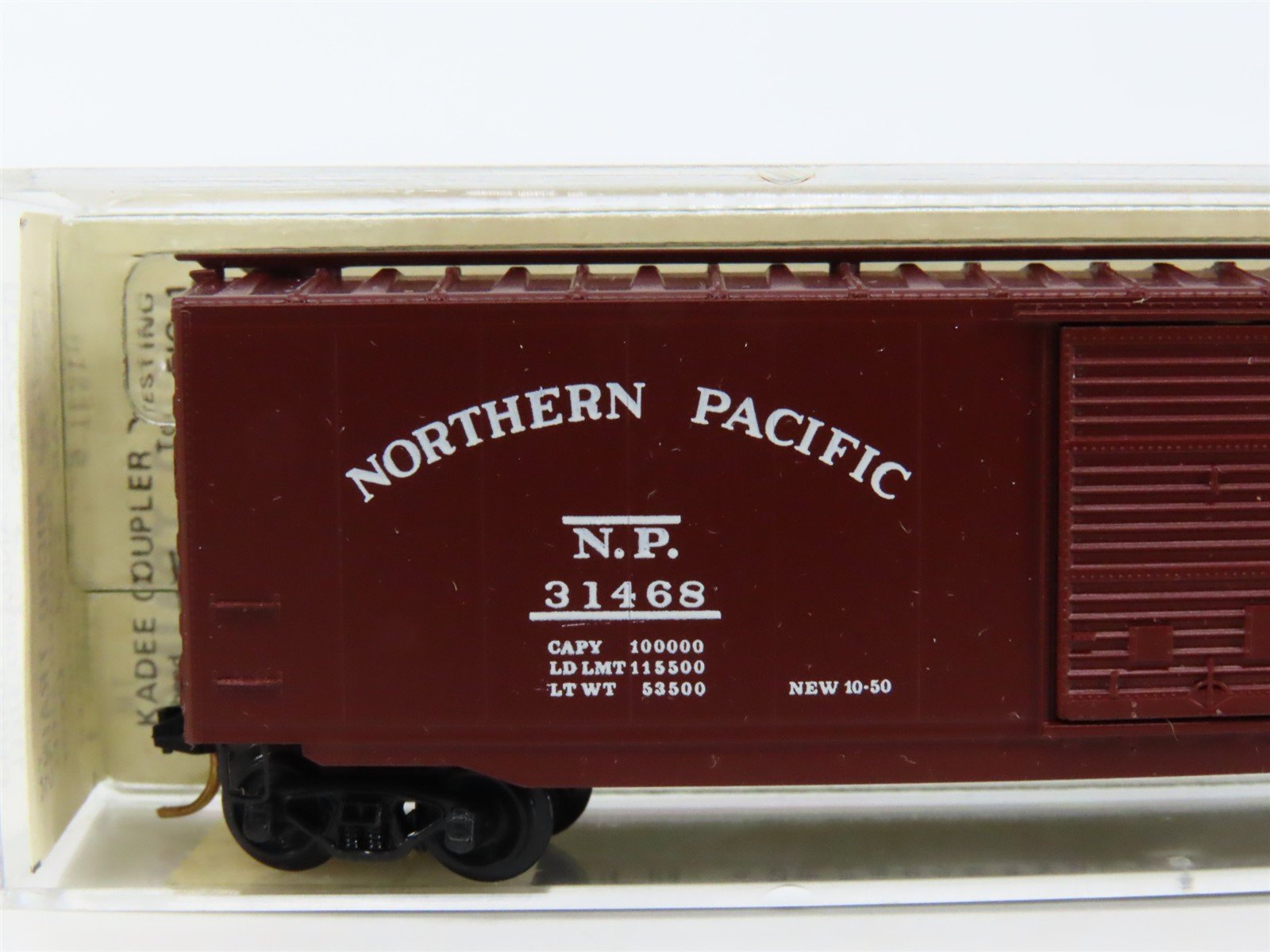 N Kadee Micro-Trains MTL 31060 NP Northern Pacific Main Street 50' Boxcar #31468