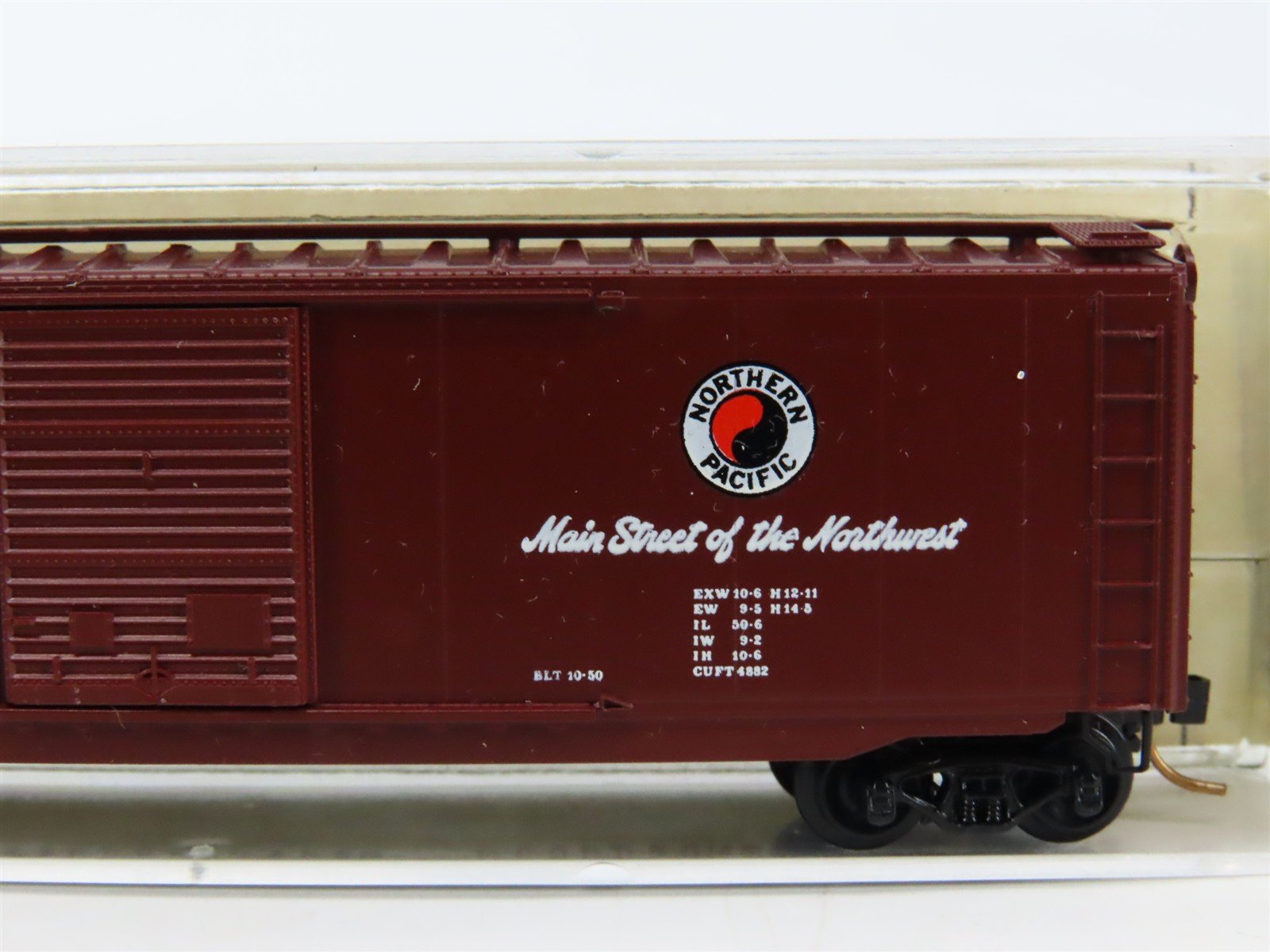 N Kadee Micro-Trains MTL 31060 NP Northern Pacific Main Street 50' Boxcar #31468