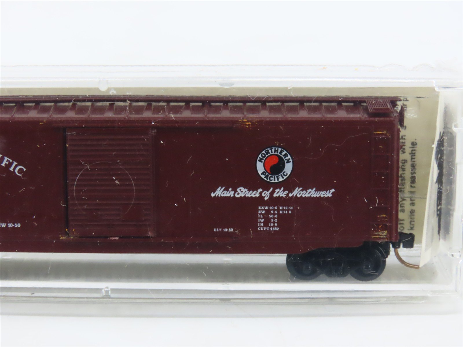 N Kadee Micro-Trains MTL 31060 NP Northern Pacific Main Street 50' Boxcar #31468