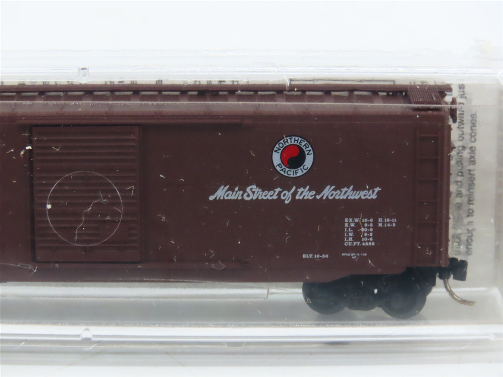 N Scale Micro-Trains MTL 31060 NP Northern Pacific Main Street 50' Boxcar #31430