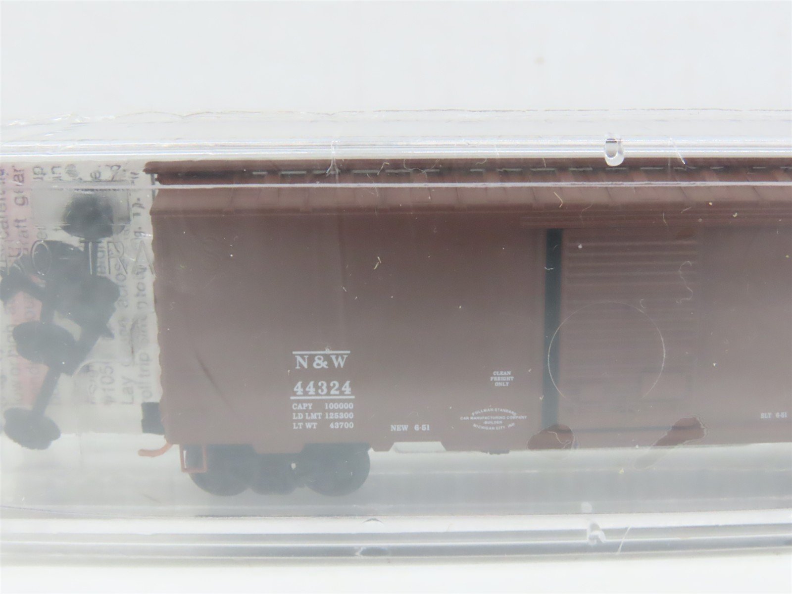 N Scale Micro-Trains MTL 20606 N&W Norfolk & Western 40' Box Car #44324