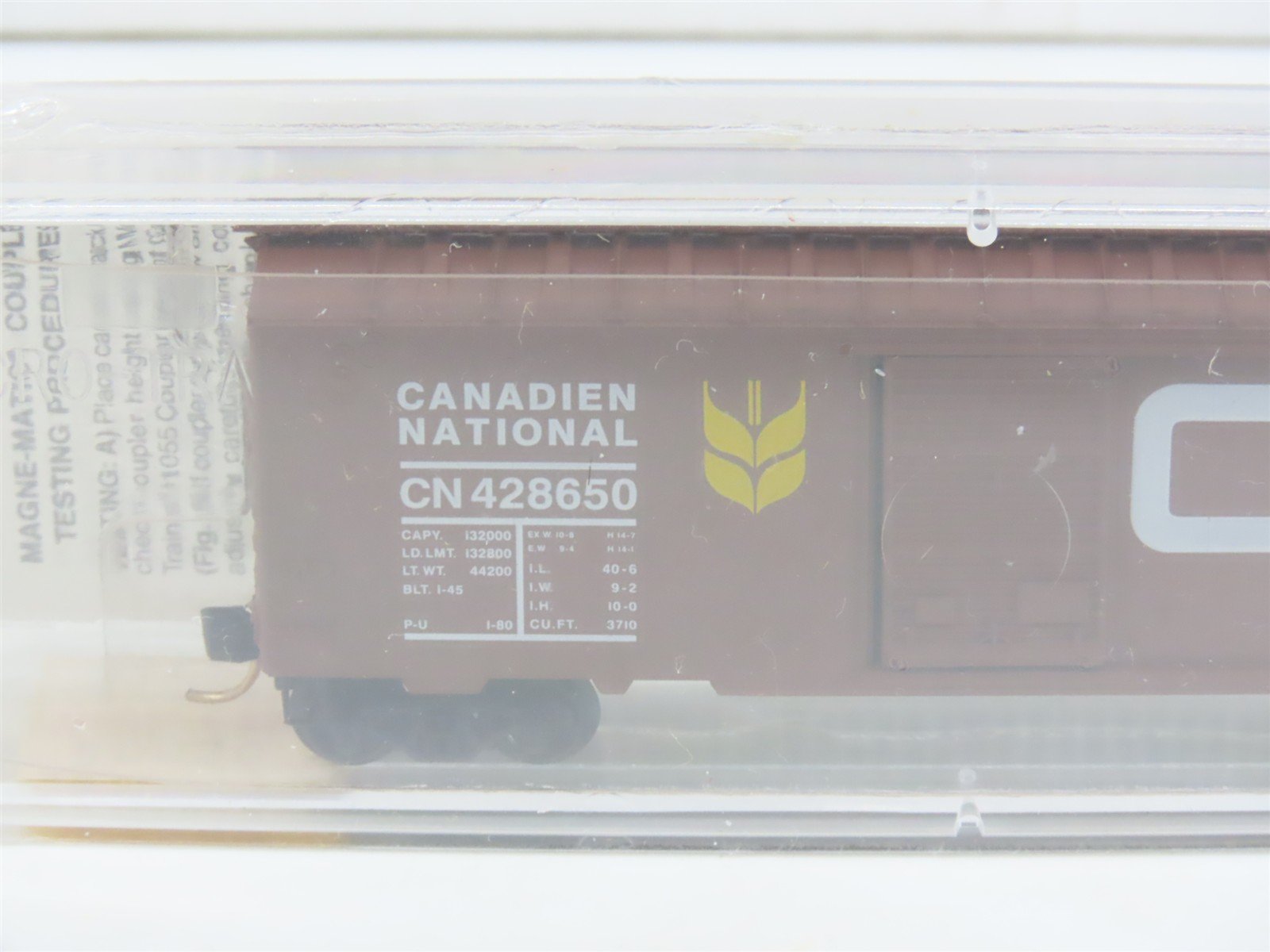 N Scale Micro-Trains MTL 20550 CN Canadian National 40' Box Car #428650