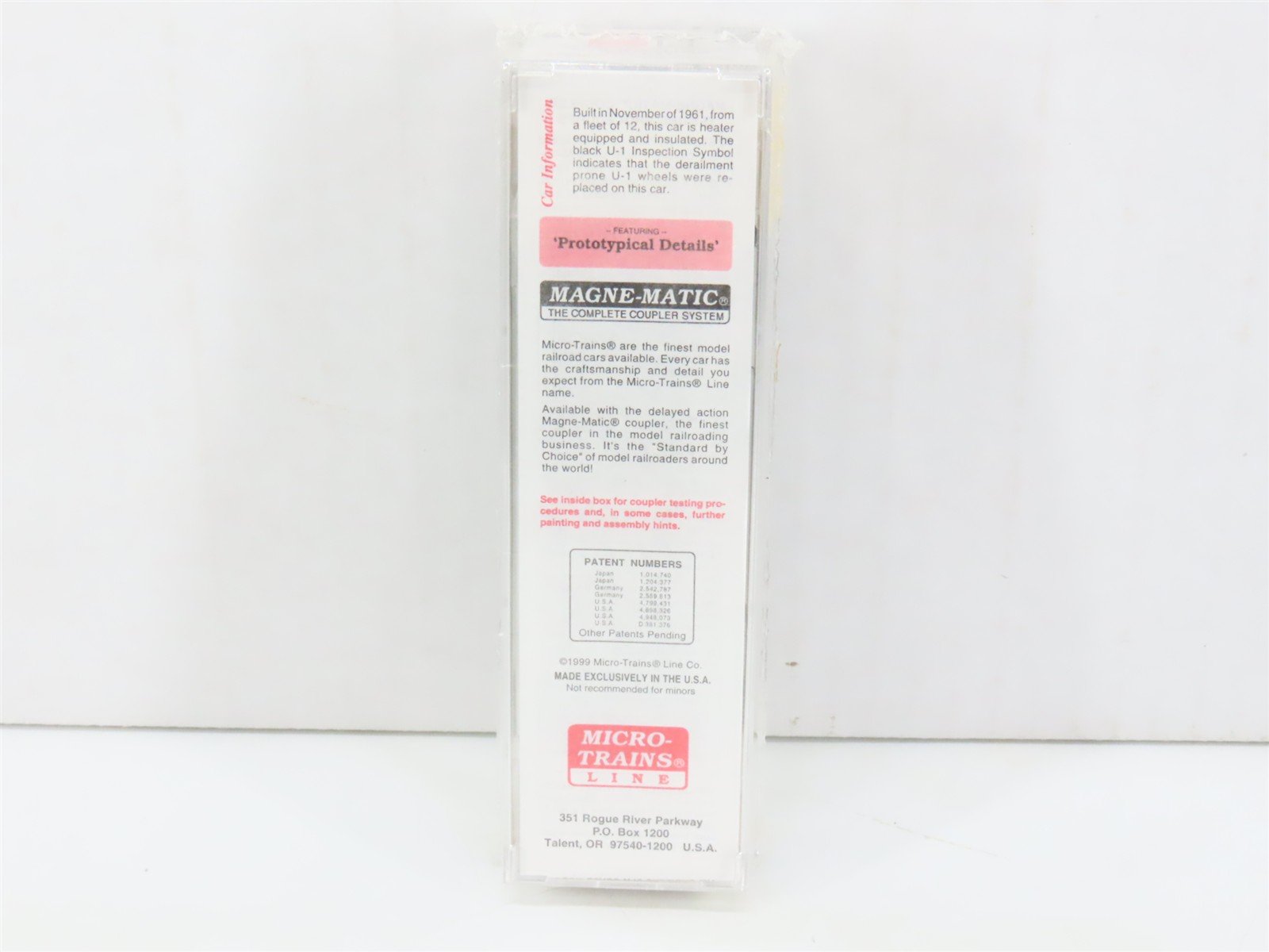 N Scale Micro-Trains MTL 21230 BCOL British Columbia 40' Plug Door Box Car #8002
