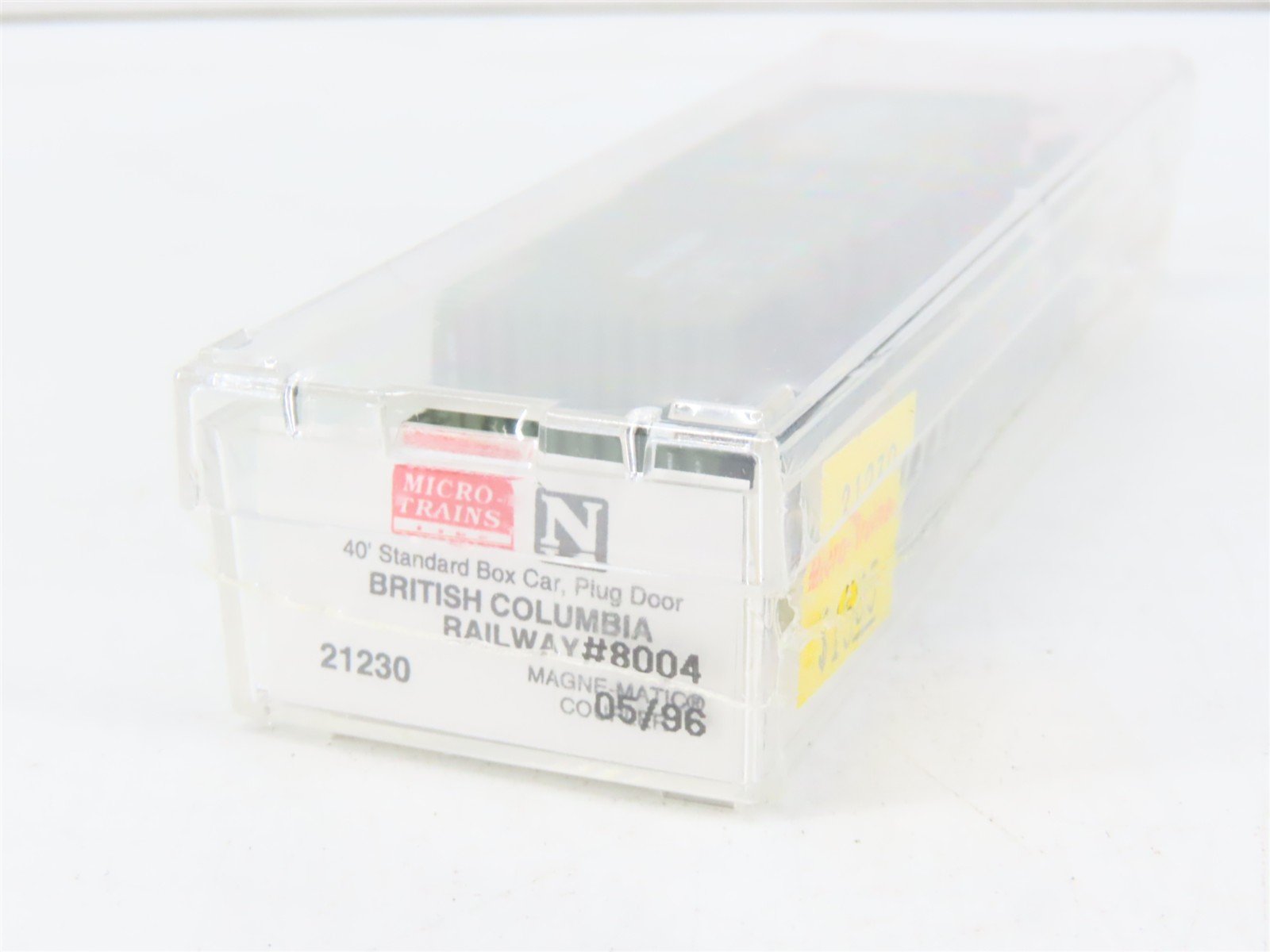 N Scale Micro-Trains MTL 21230 BCOL British Columbia 40' Plug Door Box Car #8004