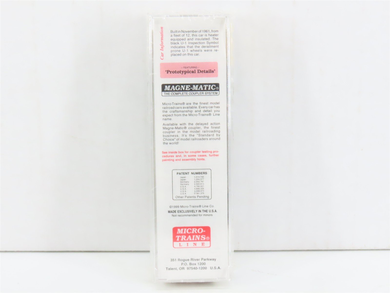 N Scale Micro-Trains MTL 21230 BCOL British Columbia 40' Plug Door Box Car #8002
